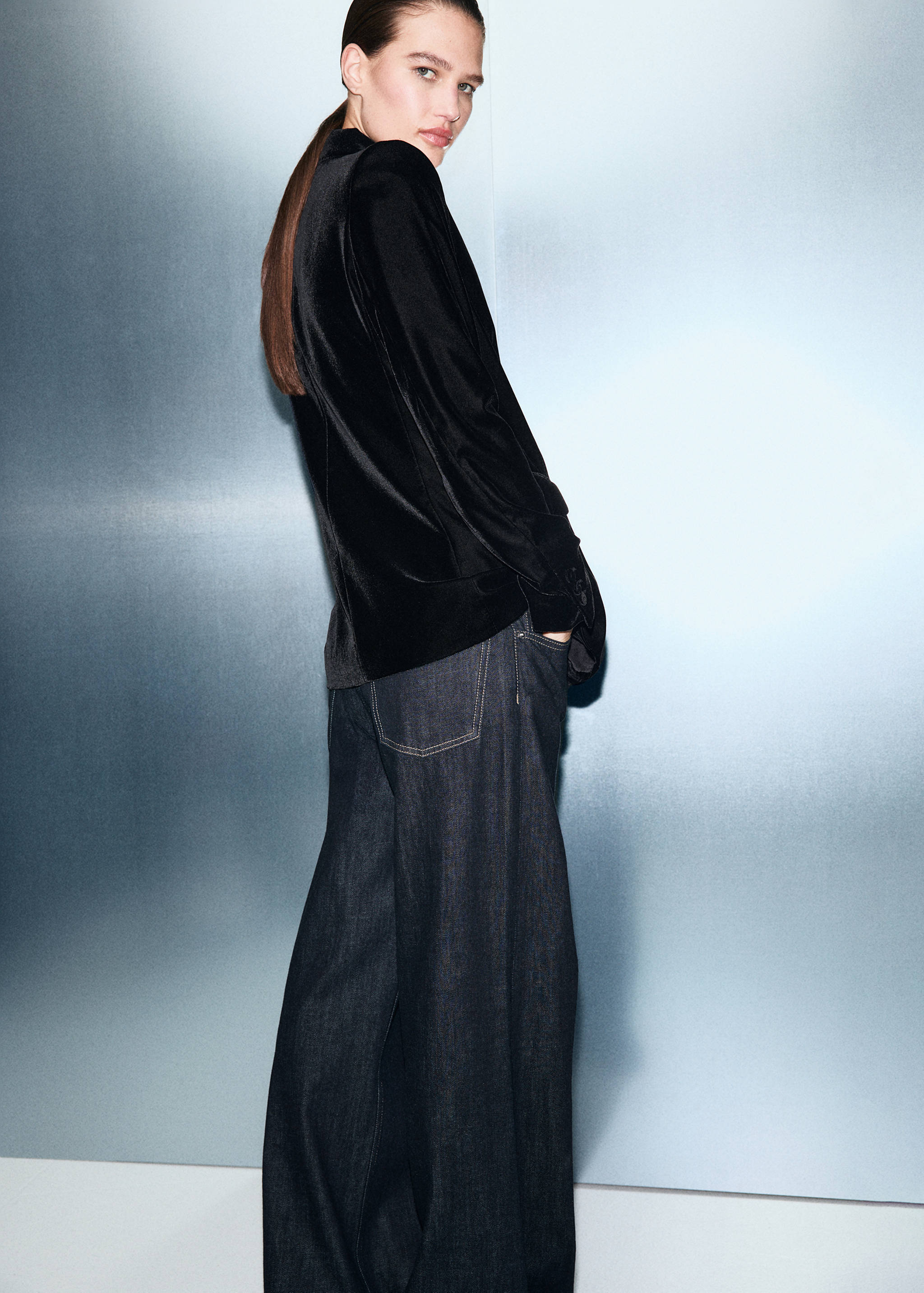 Double-breasted velvet jacket - Reverse of the article