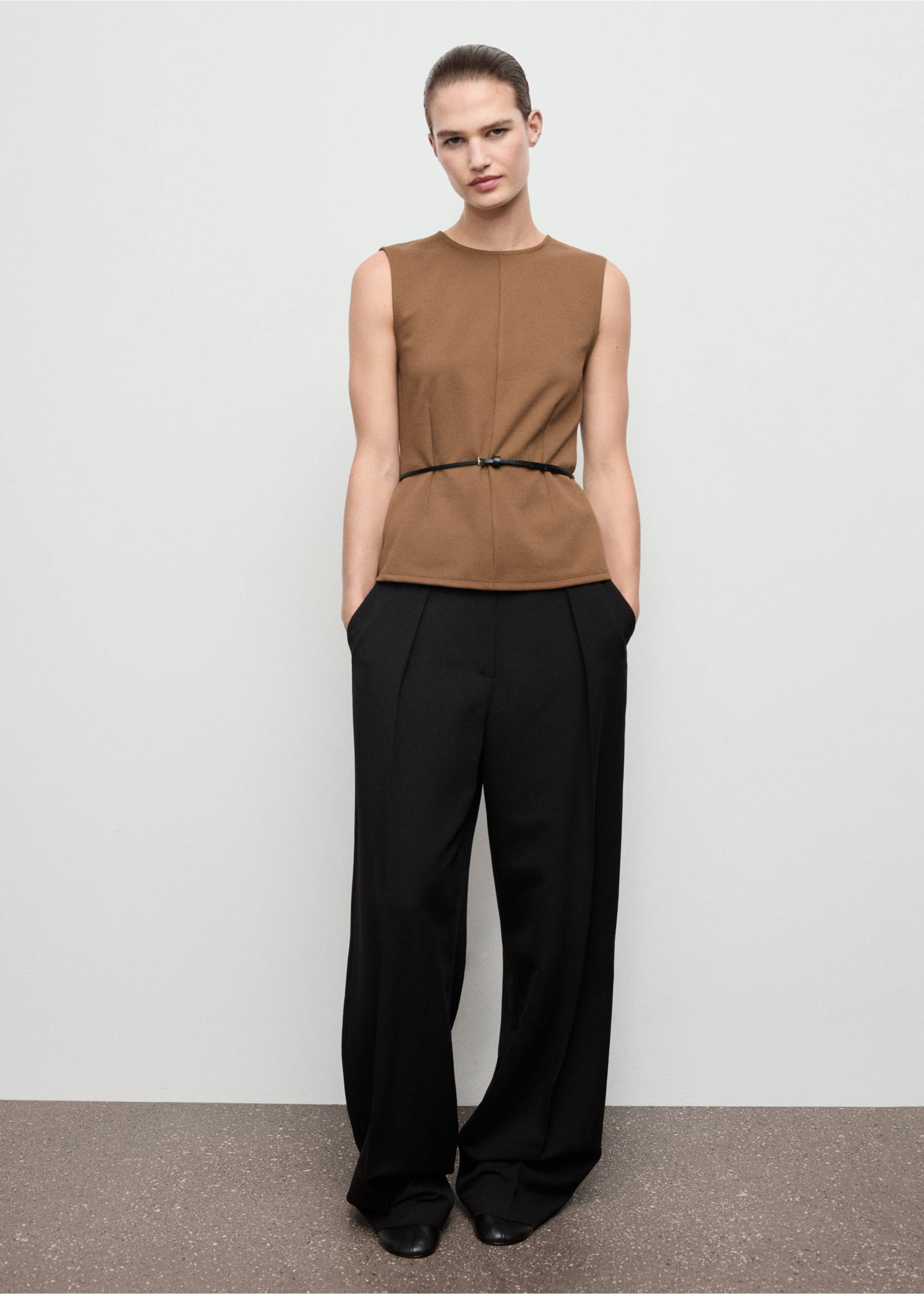 Fitted top with wide straps - General plane, Medium Brown. Ref: 17068291-00.