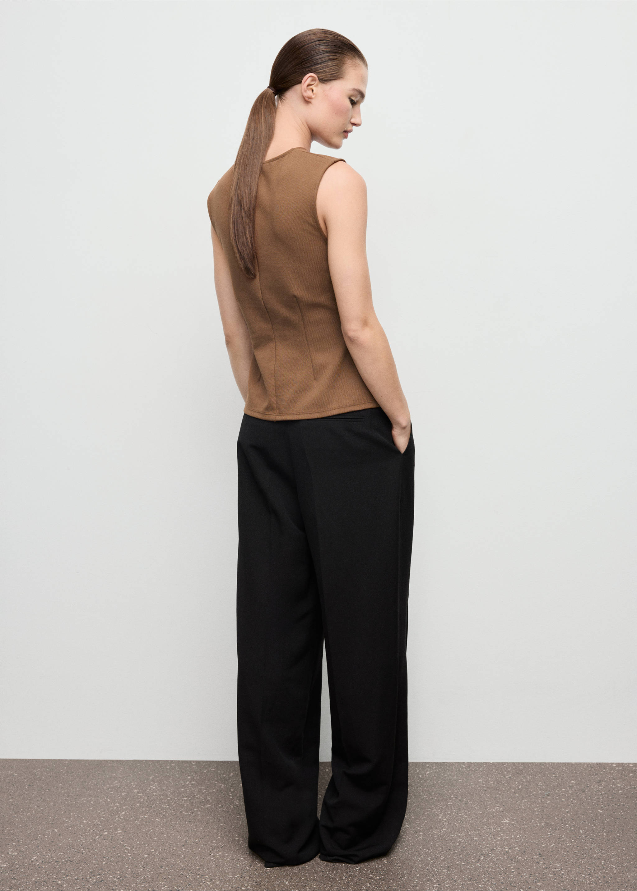 Fitted top with wide straps - Reverse of the article, Medium Brown. Ref: 17068291-00.