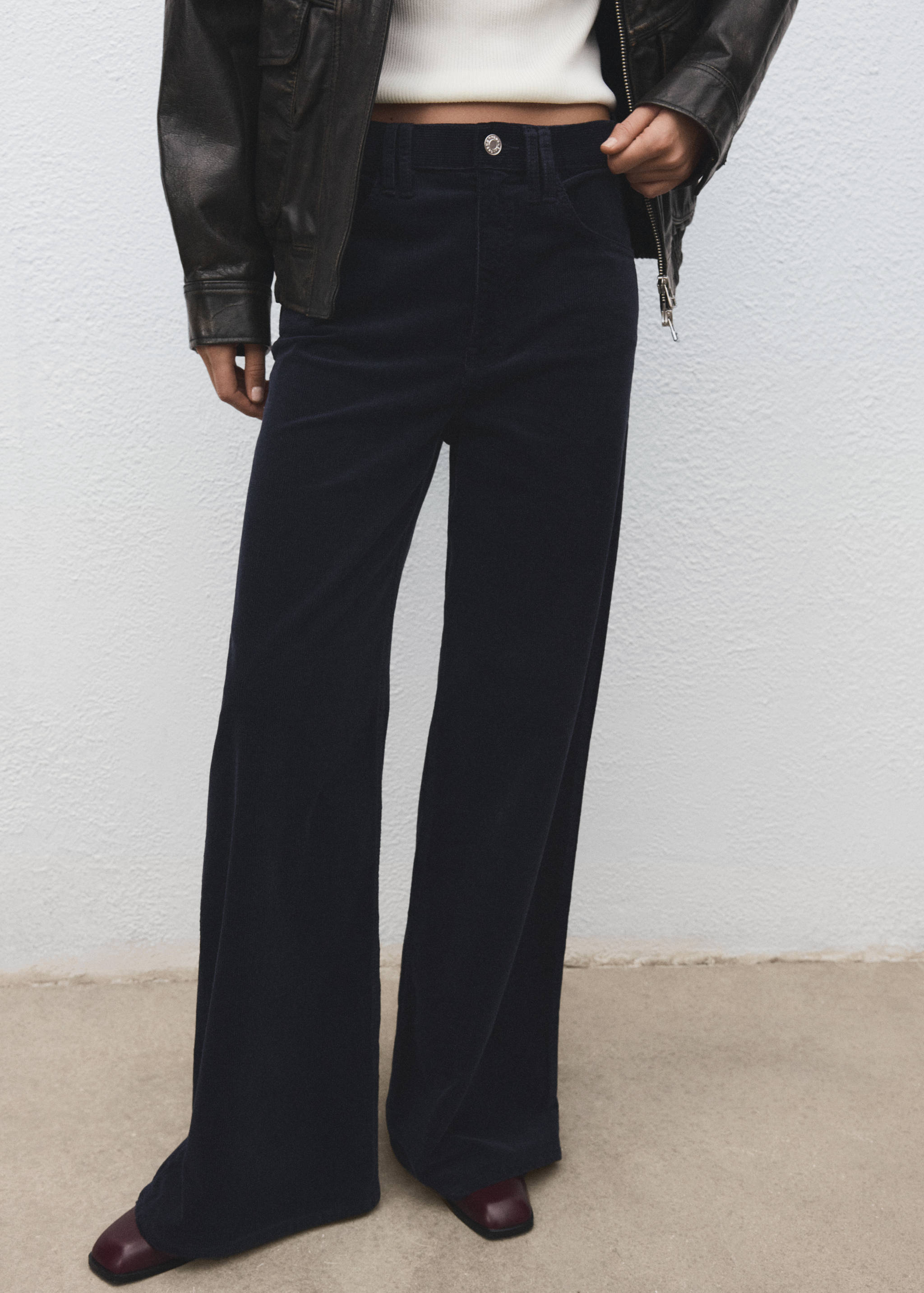 Wide-Leg-Cord-Jeans - Mittlere Ansicht