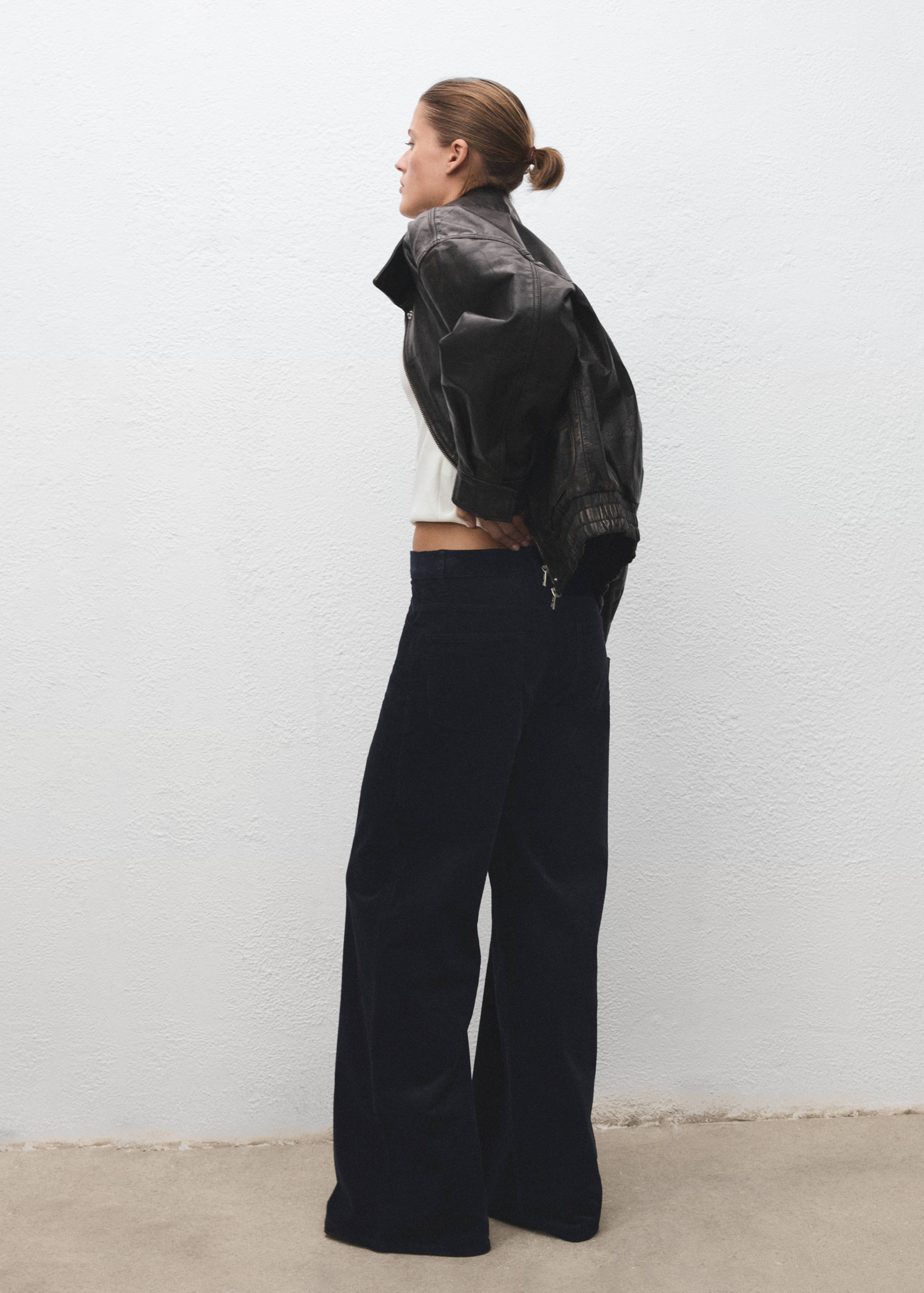 Wide-Leg-Cord-Jeans - Rückseite des Artikels