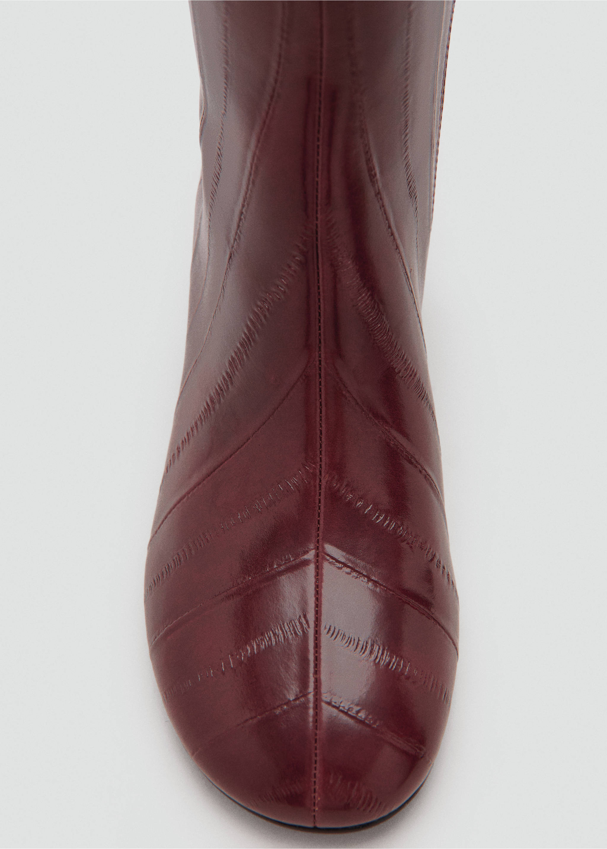 Textured heeled boots - Details of the article 3, Burgundy. Ref: 17069095-00.