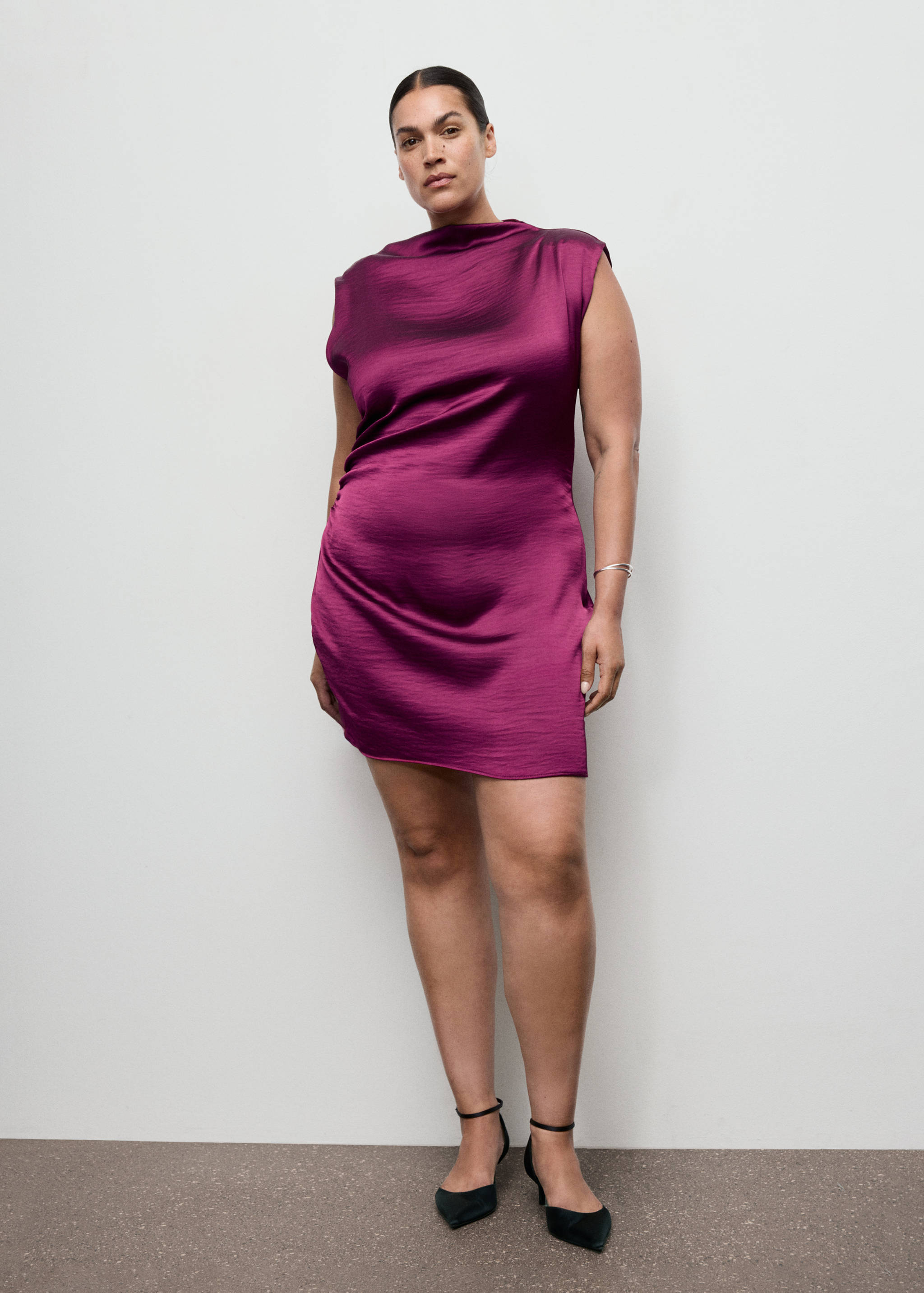 Satin-Kleid mit Knittereffekt - Detail des Artikels 3
