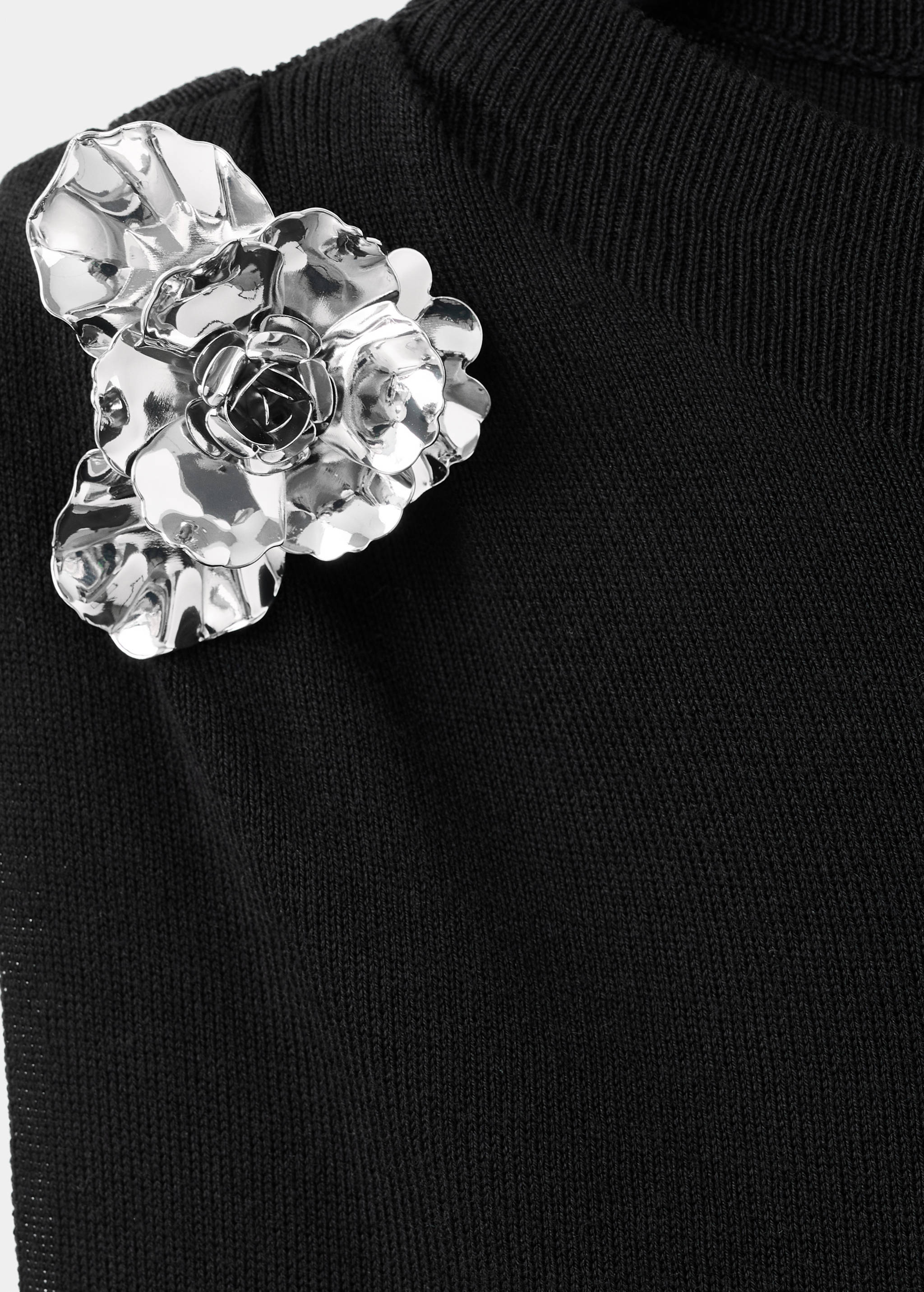 Knitted top with metallic flower - Details of the article 8