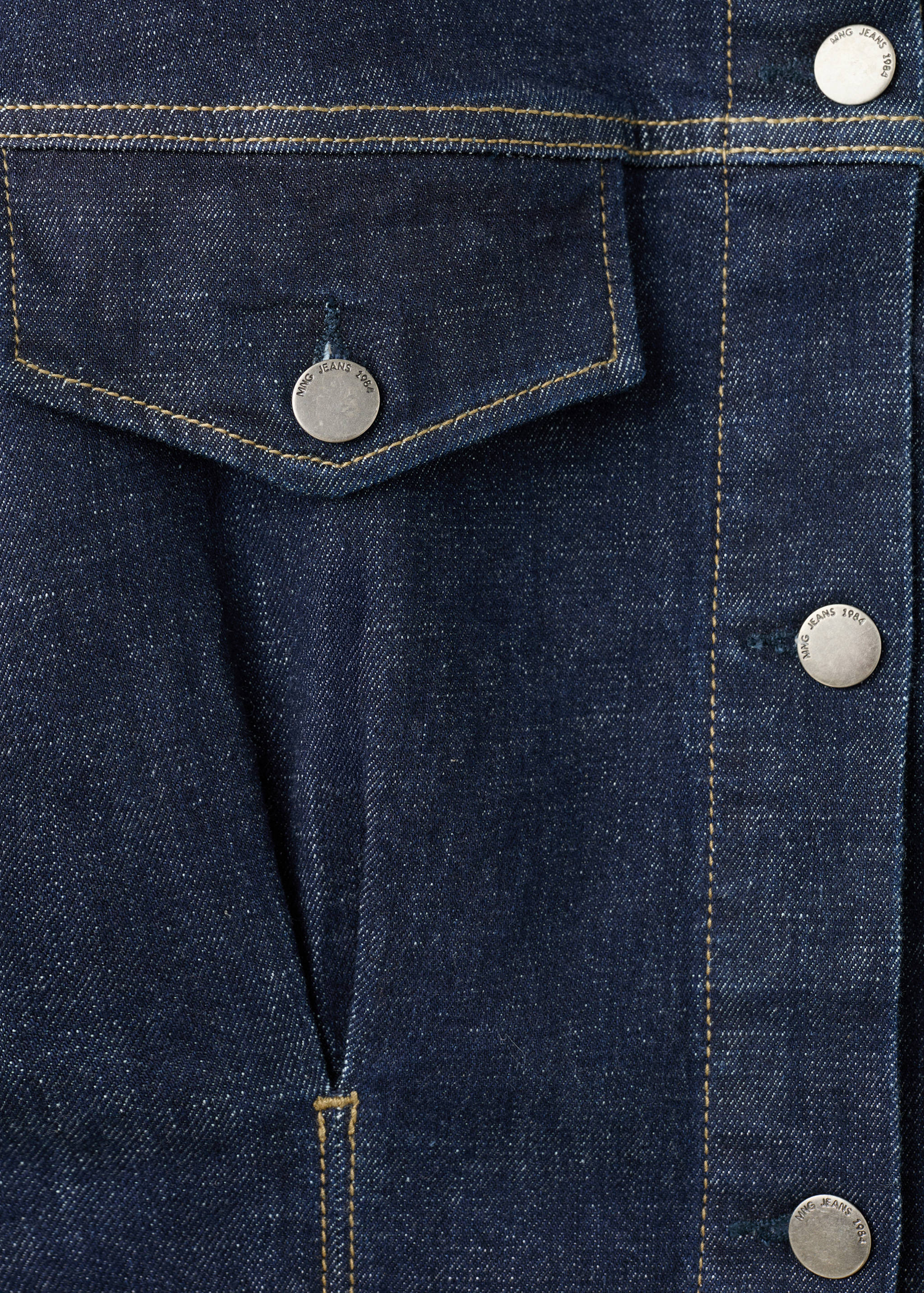 Fitted denim jacket with pockets - Details of the article 8