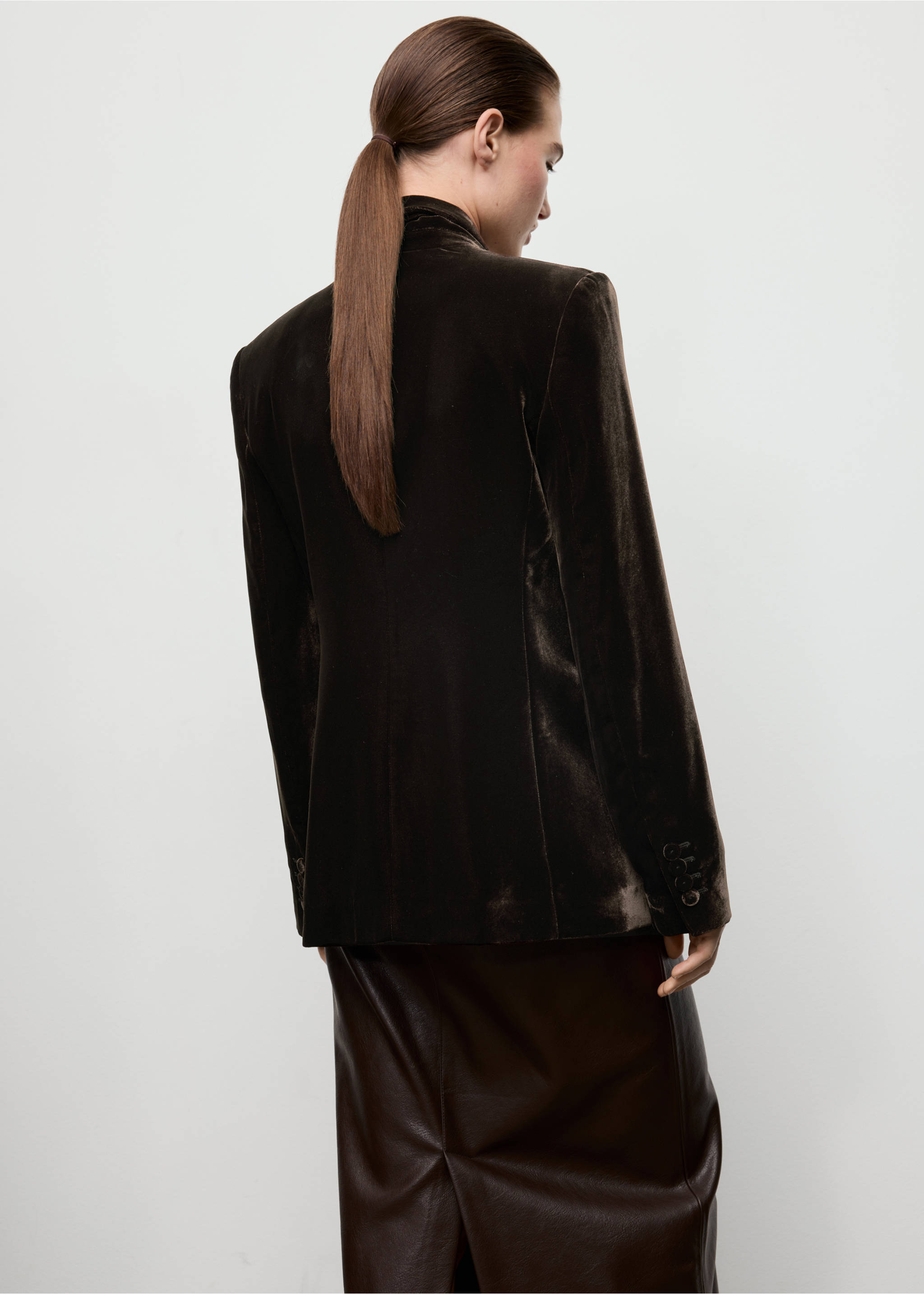 Back view of a dark brown velvet blazer with a high collar., Chocolate. Ref: 17069406-00.