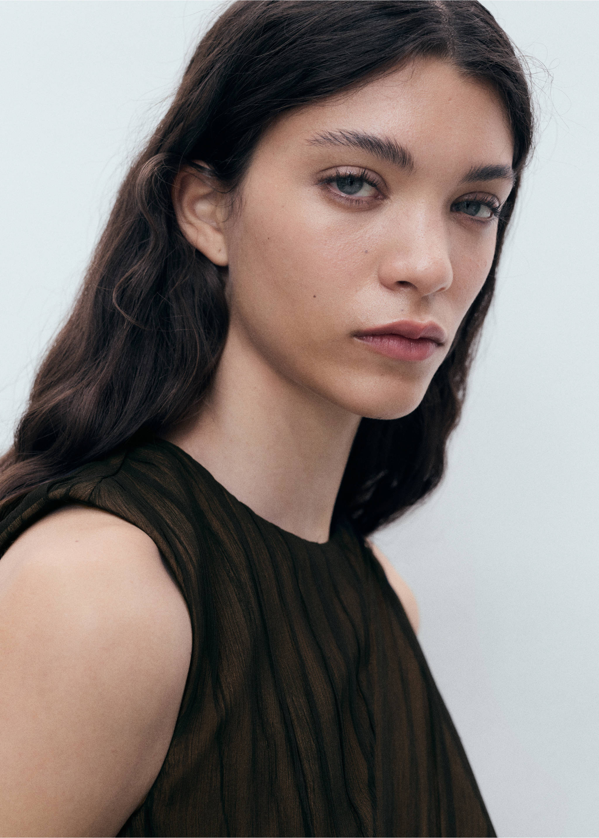 Contrasting textured dress - Details of the article 1, Black. Ref: 17071124-00.