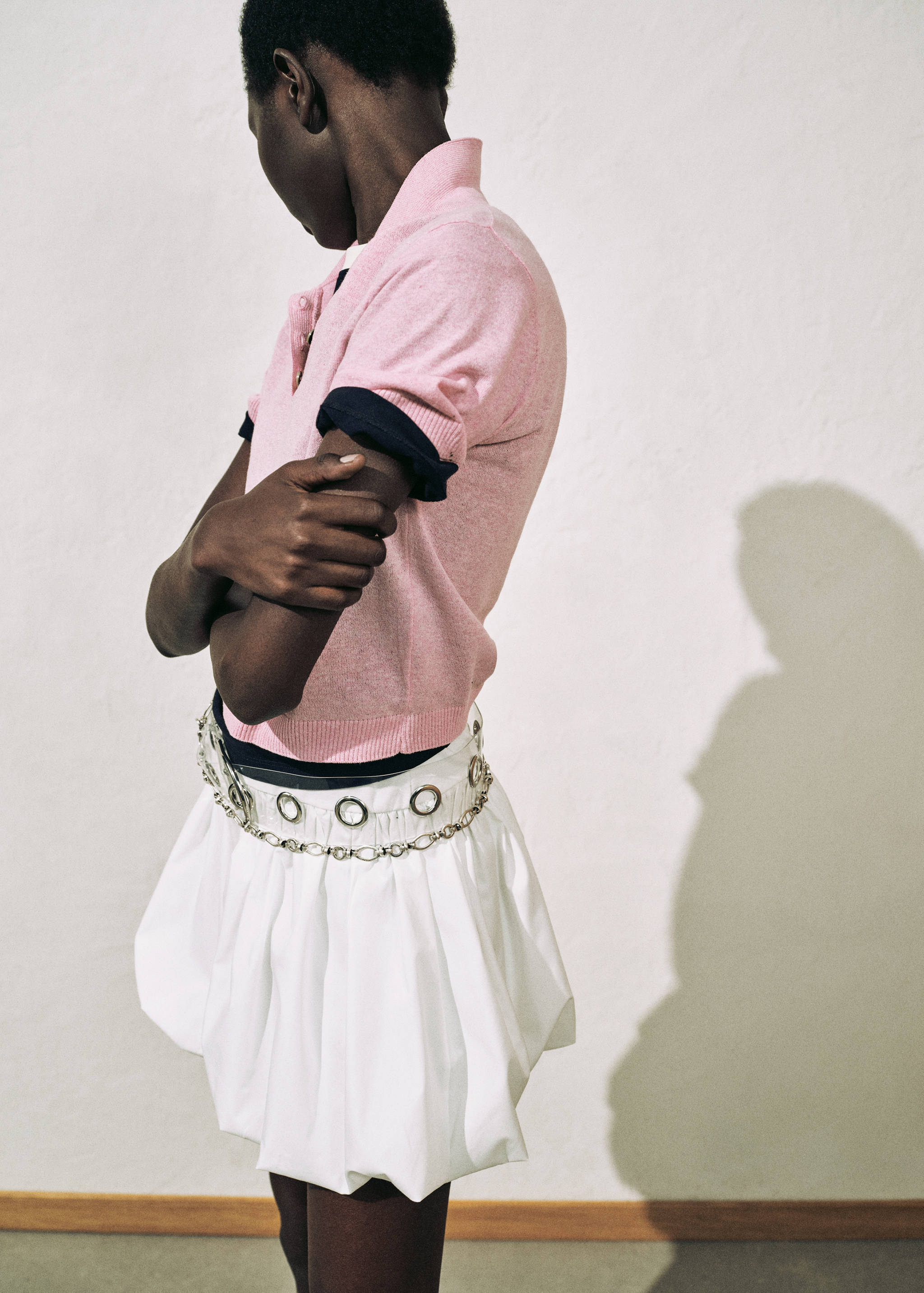 Cinto de vinil recortado - Plano geral