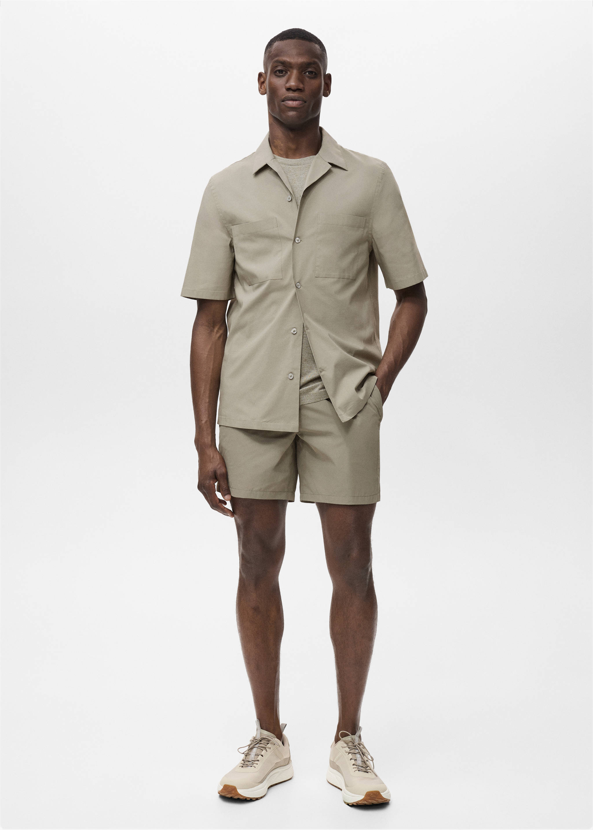 Shirt with pockets and bowling collar - General plane, Khaki. Ref: 17071133-00.