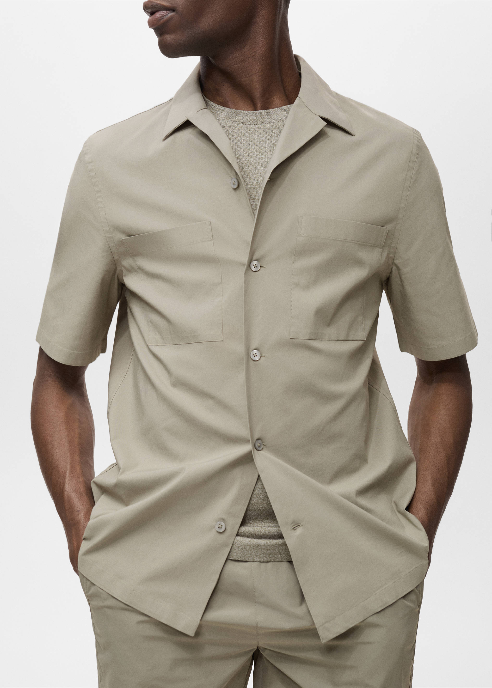 Shirt with pockets and bowling collar - Details of the article 6