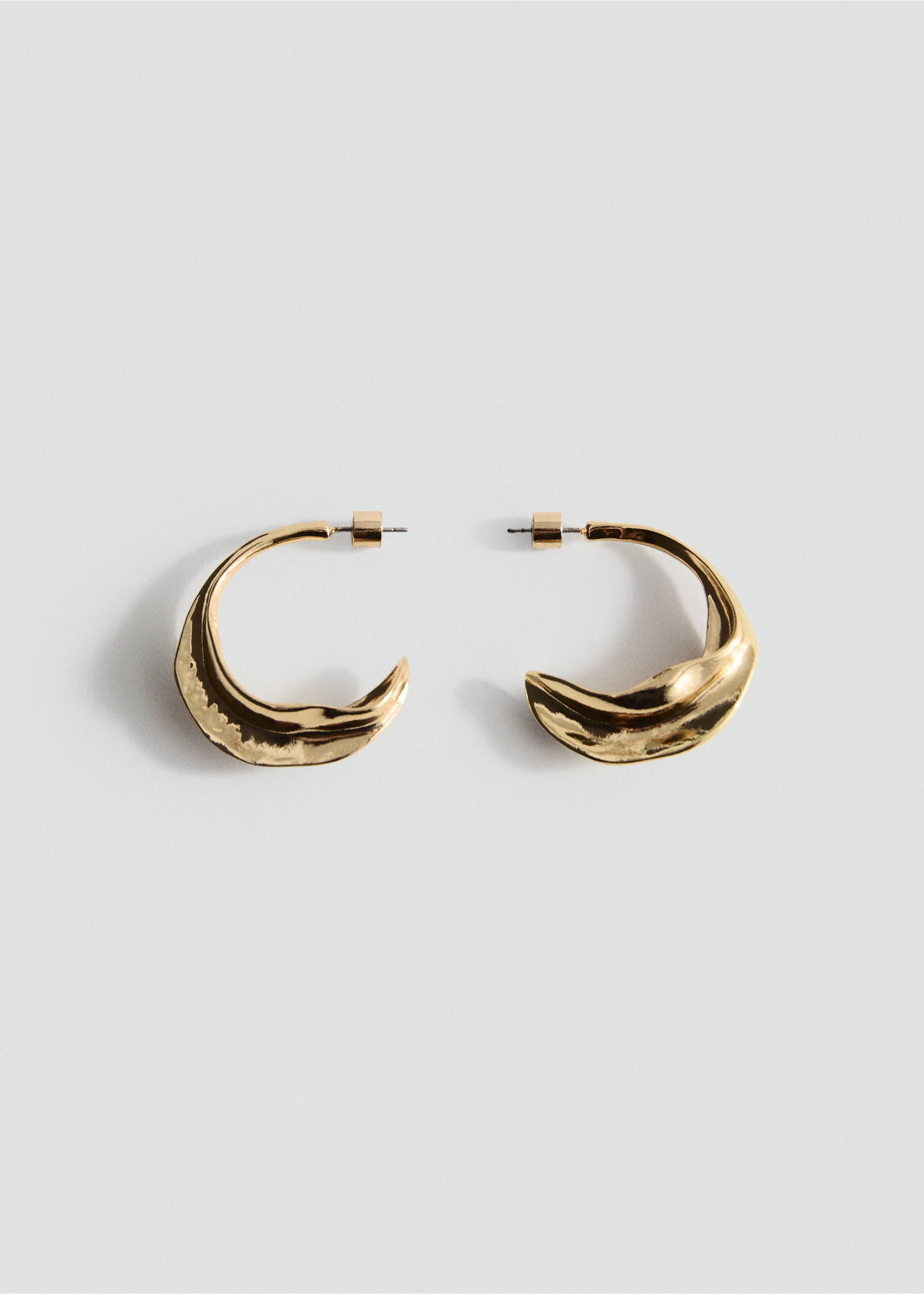 Pendientes aros relieve - Artículo sin modelo, Oro. Ref: 17071136-00.