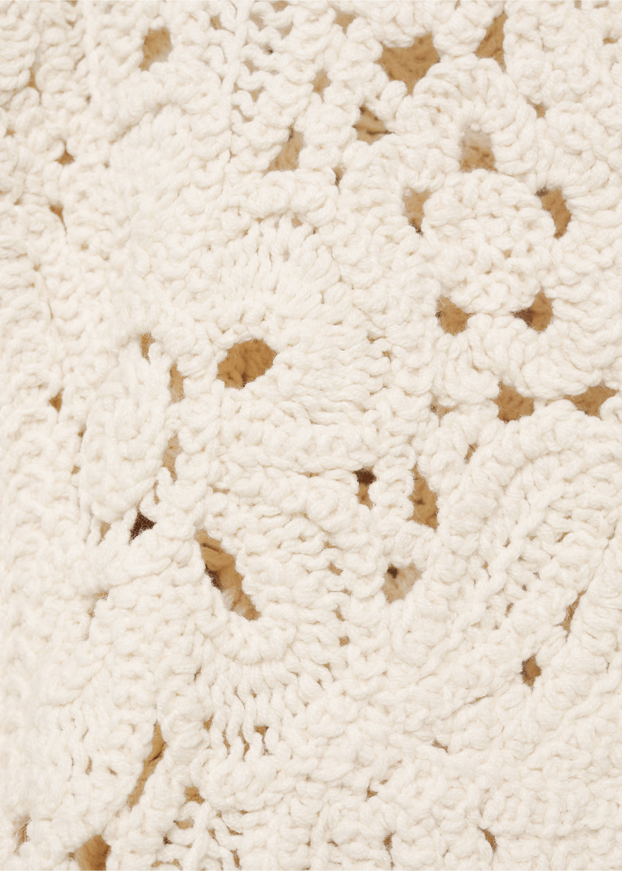 Openwork knitted jacket with scalloped hem - Details of the article 8, Ecru. Ref: 17071138-00.