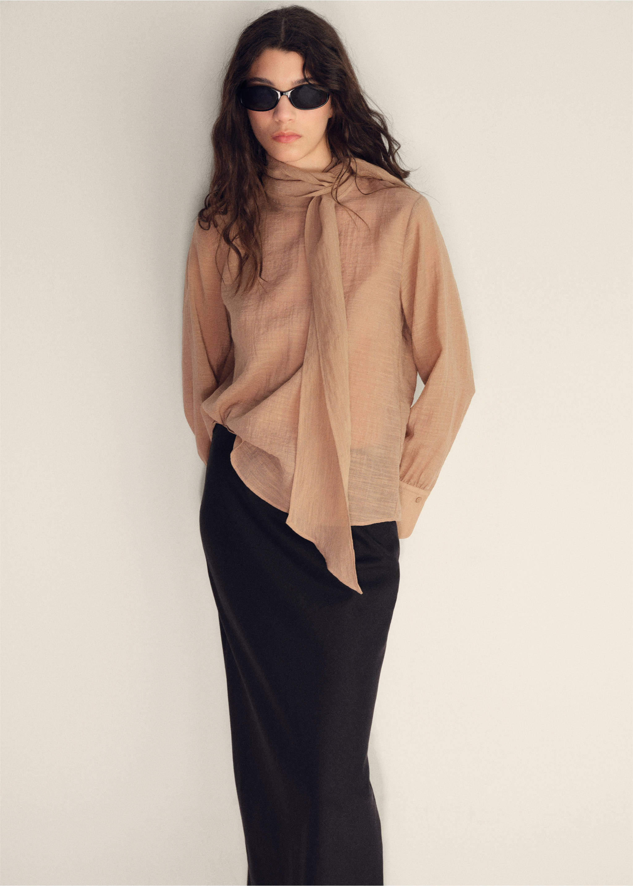 Gerader Rock aus Leinenmischung - Detail des Artikels 1, Schwarz. Ref: 17071141-00.