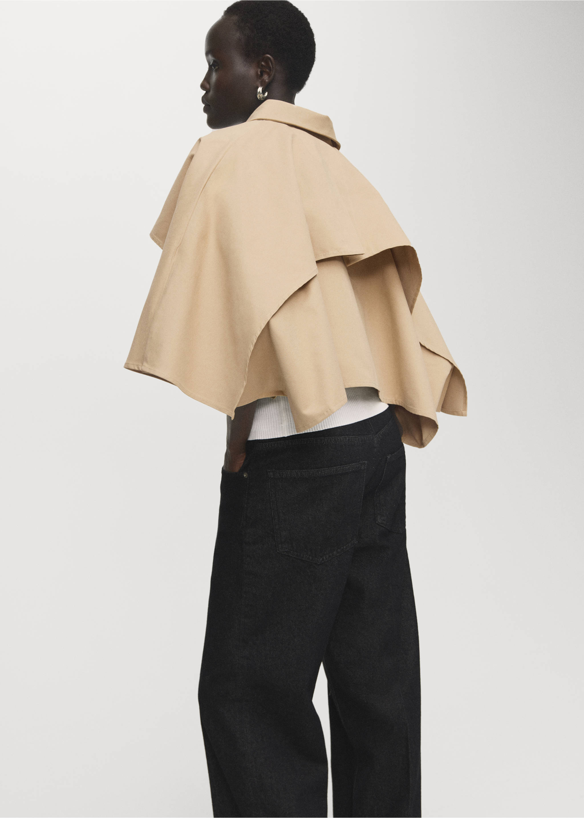 Cape-style cropped trench coat - Reverse of the article, Medium Brown. Ref: 17071143-00.