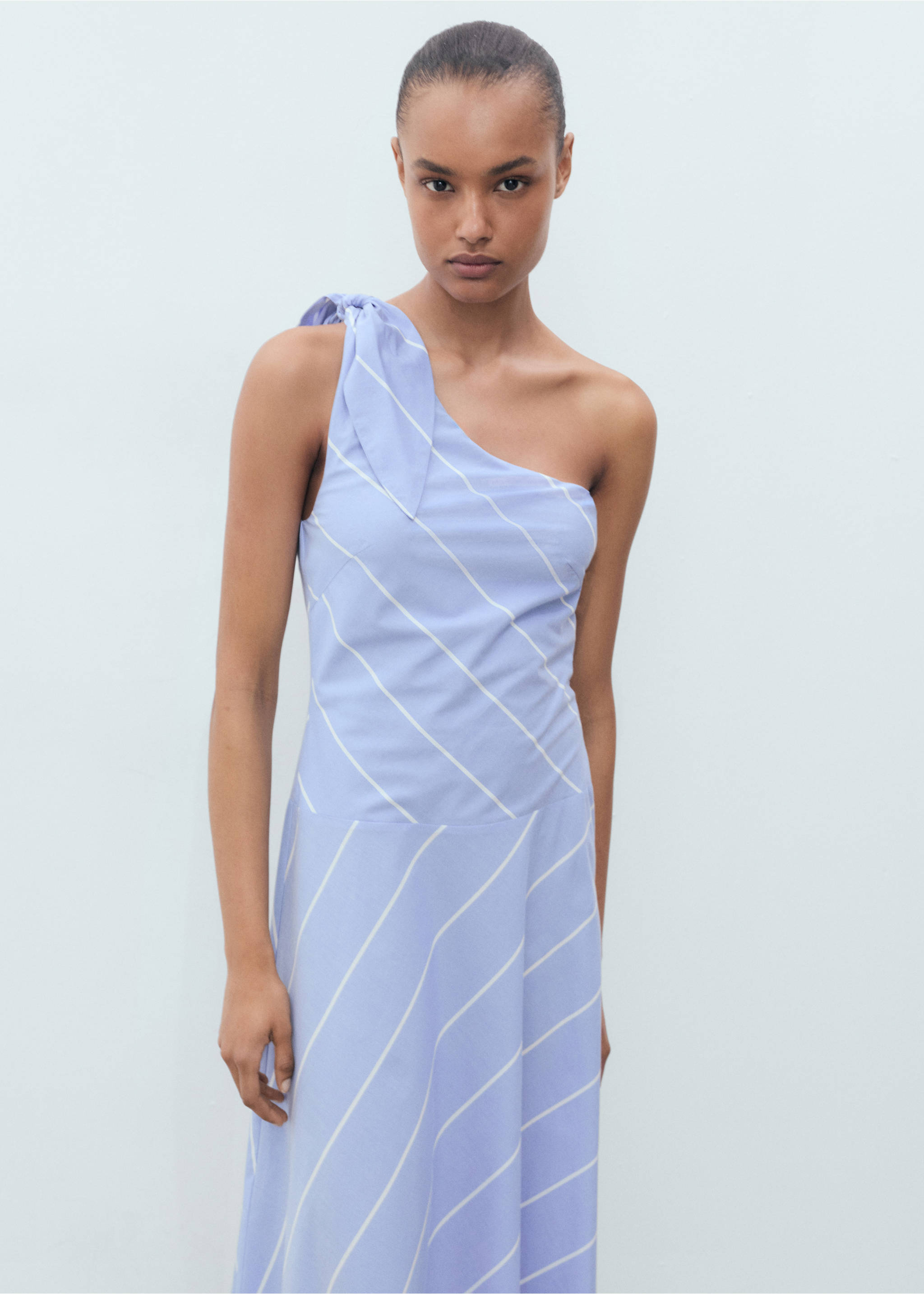 Asymmetrical striped dress with knot - Medium plane, Blue. Ref: 17071151-00.