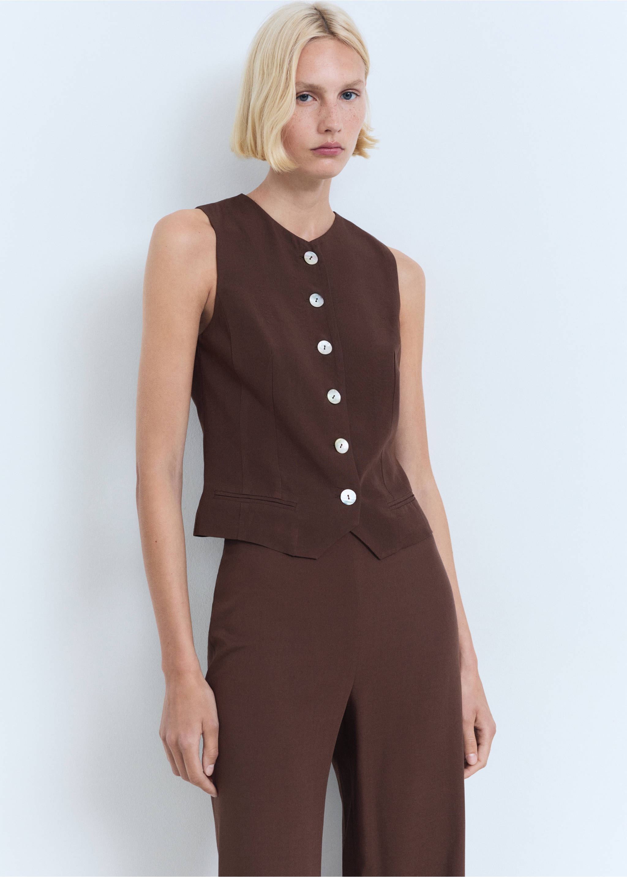 Suit waistcoat with buttons - Medium plane, Brown. Ref: 17071152-00.