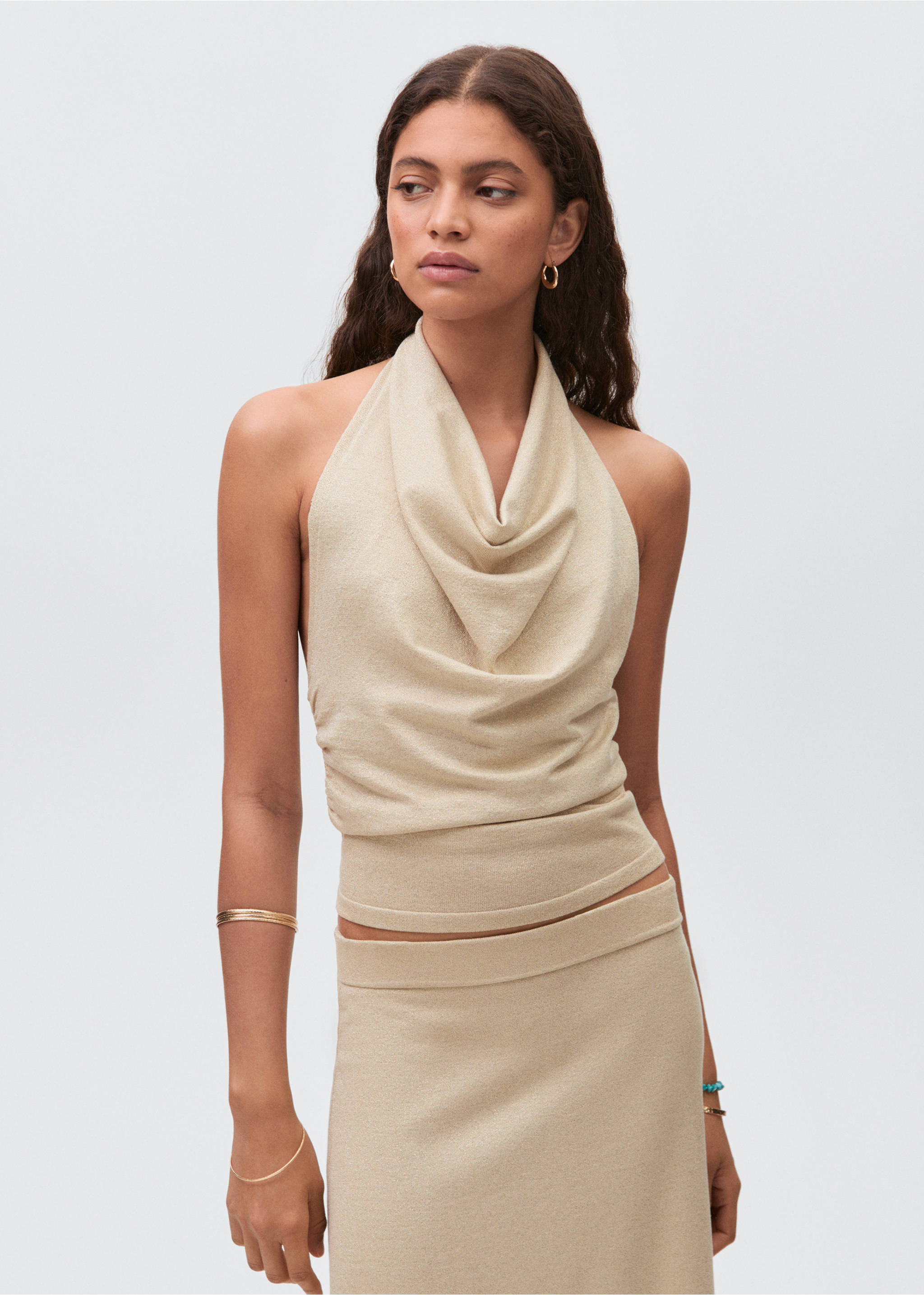 Lurex halter-neck top - Medium plane, Gold. Ref: 17071175-00.