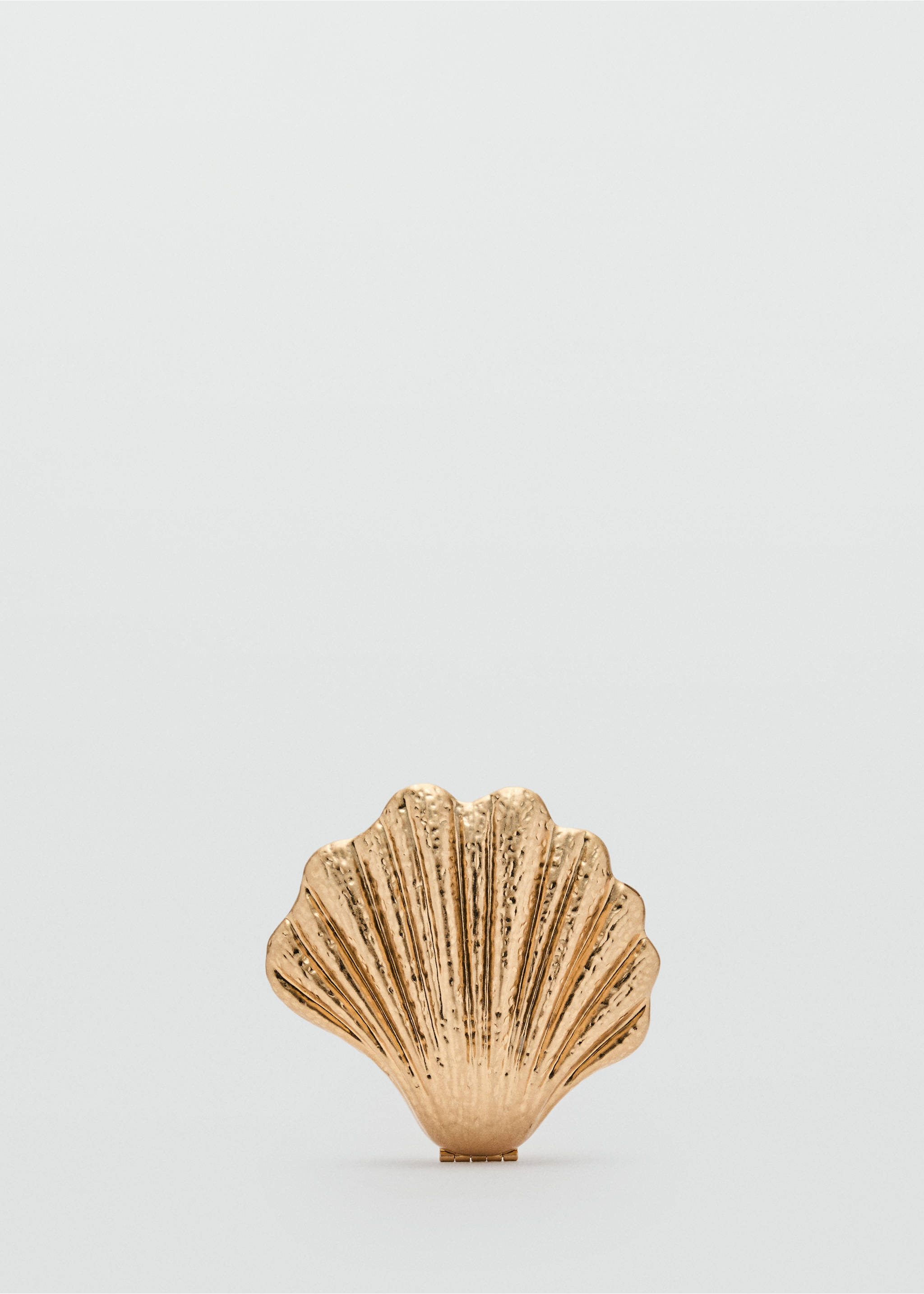 Clutch mit Muscheldesign - Artikel ohne Model, Gold. Ref: 17071177-00.