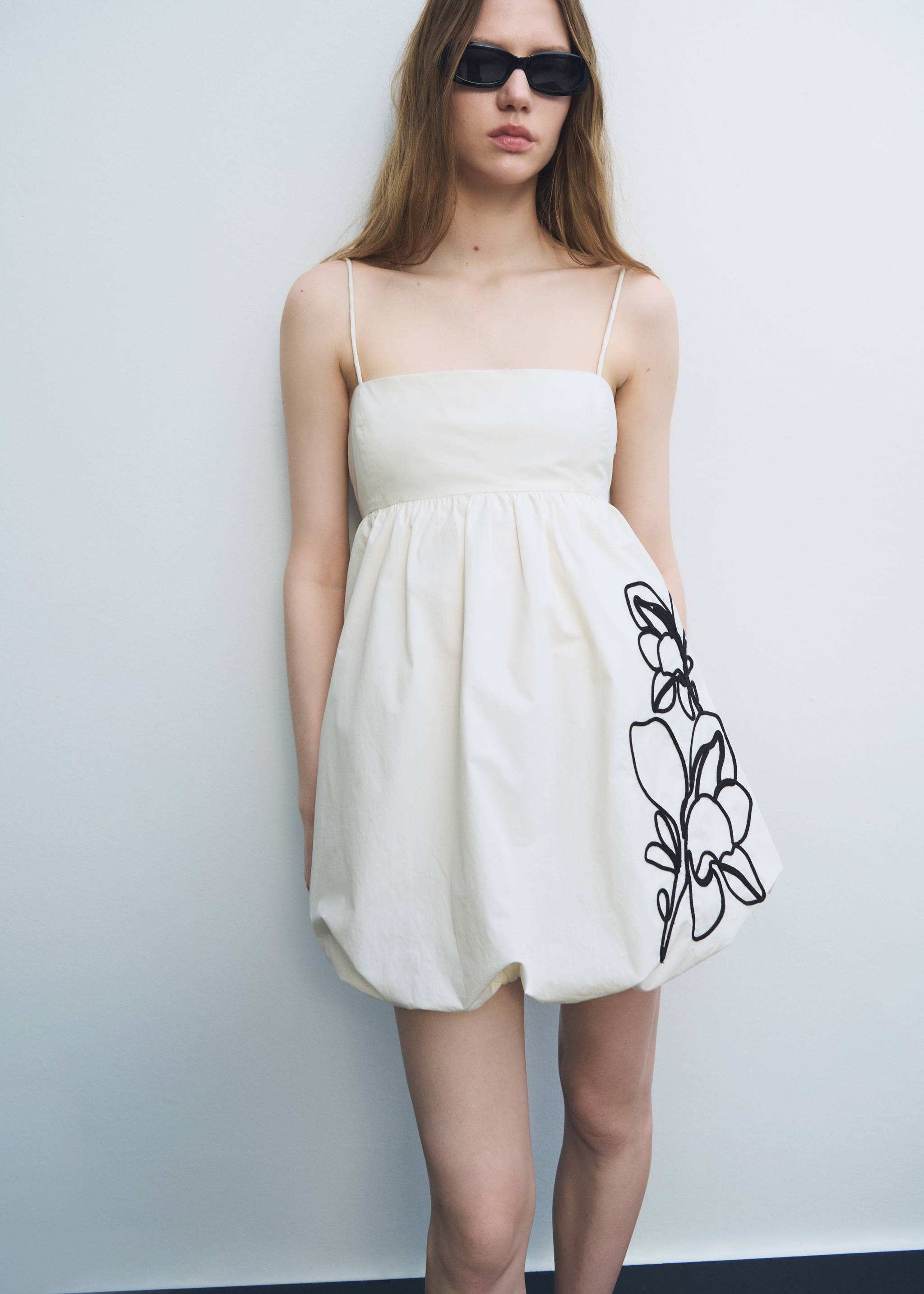 Balloon dress with embroidered flowers - Details of the article 7, Off White. Ref: 17071178-00.