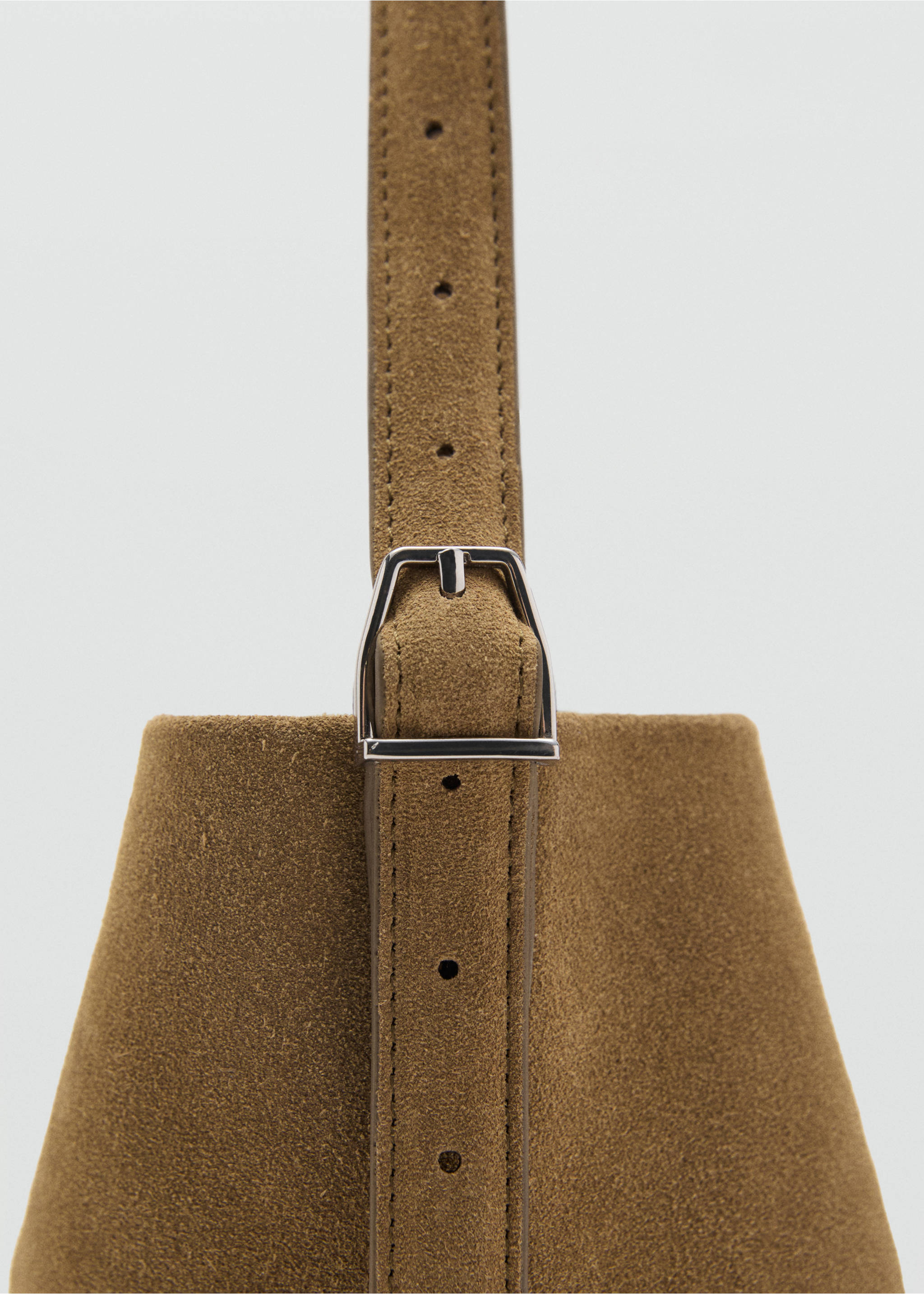 Leather bucket bag - Details of the article 1, Tobacco Brown. Ref: 17071184-00.