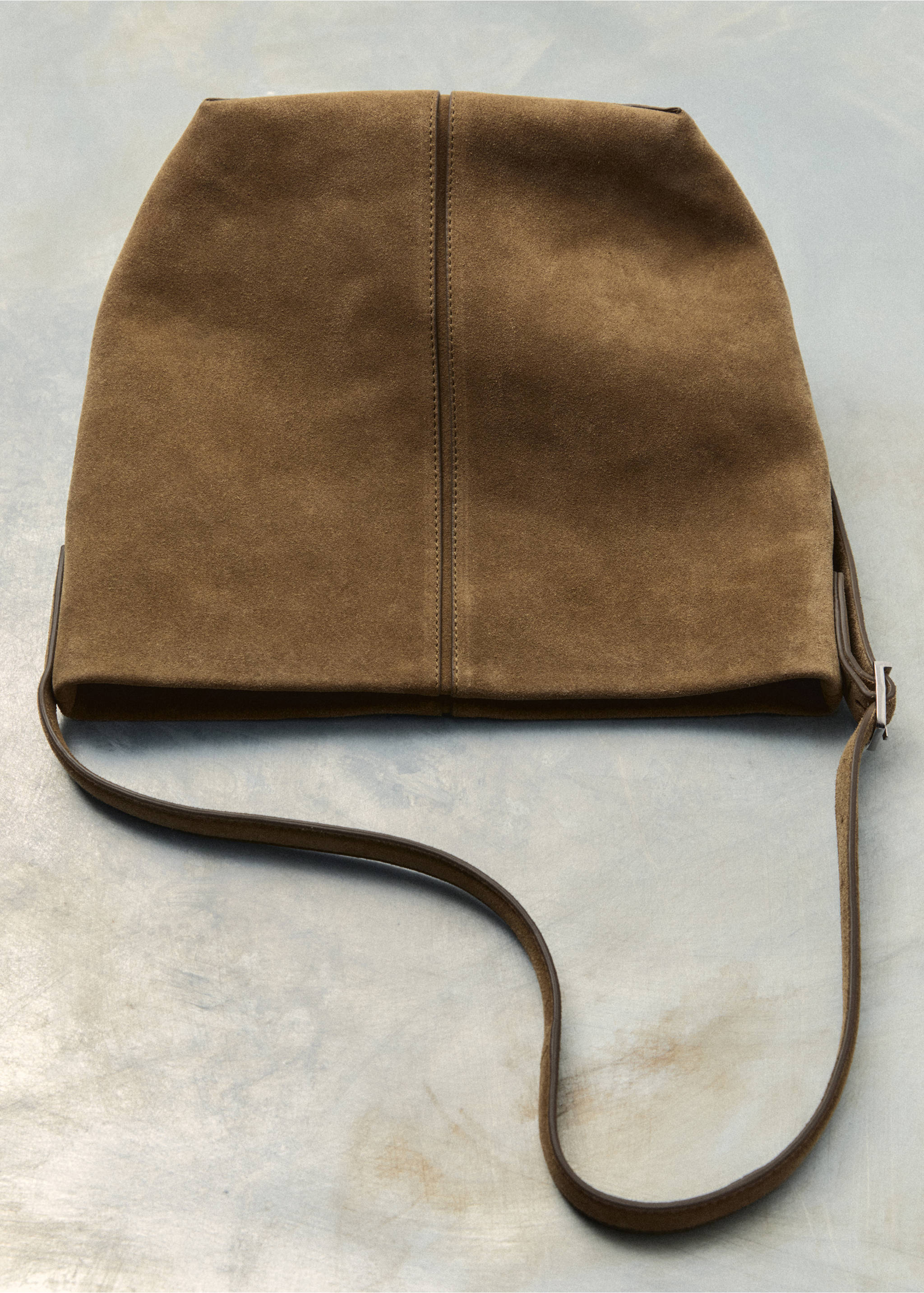 Leather bucket bag - Details of the article 5, Tobacco Brown. Ref: 17071184-00.