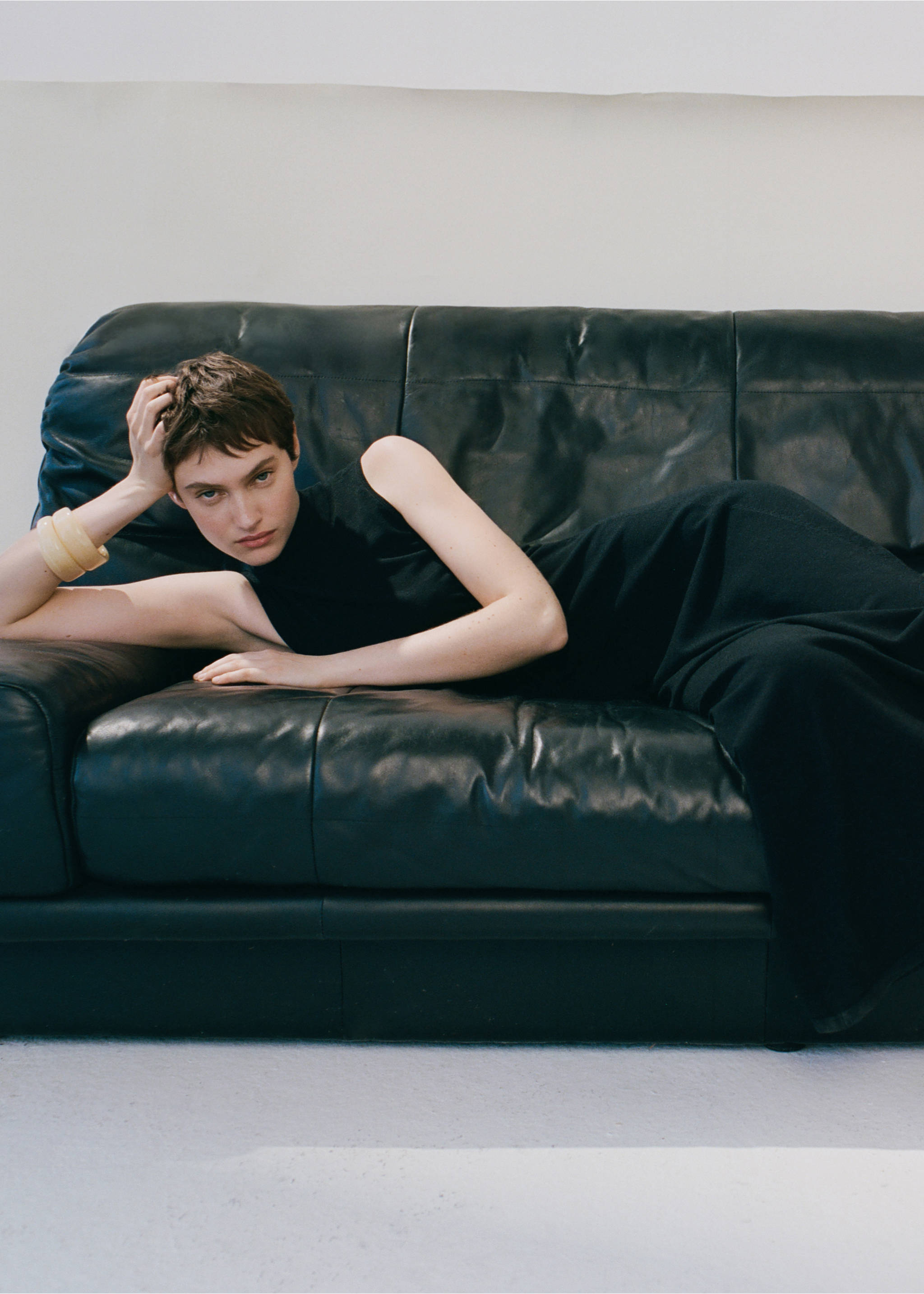 Fine-knit flared dress - Details of the article 6, Black. Ref: 17071186-00.