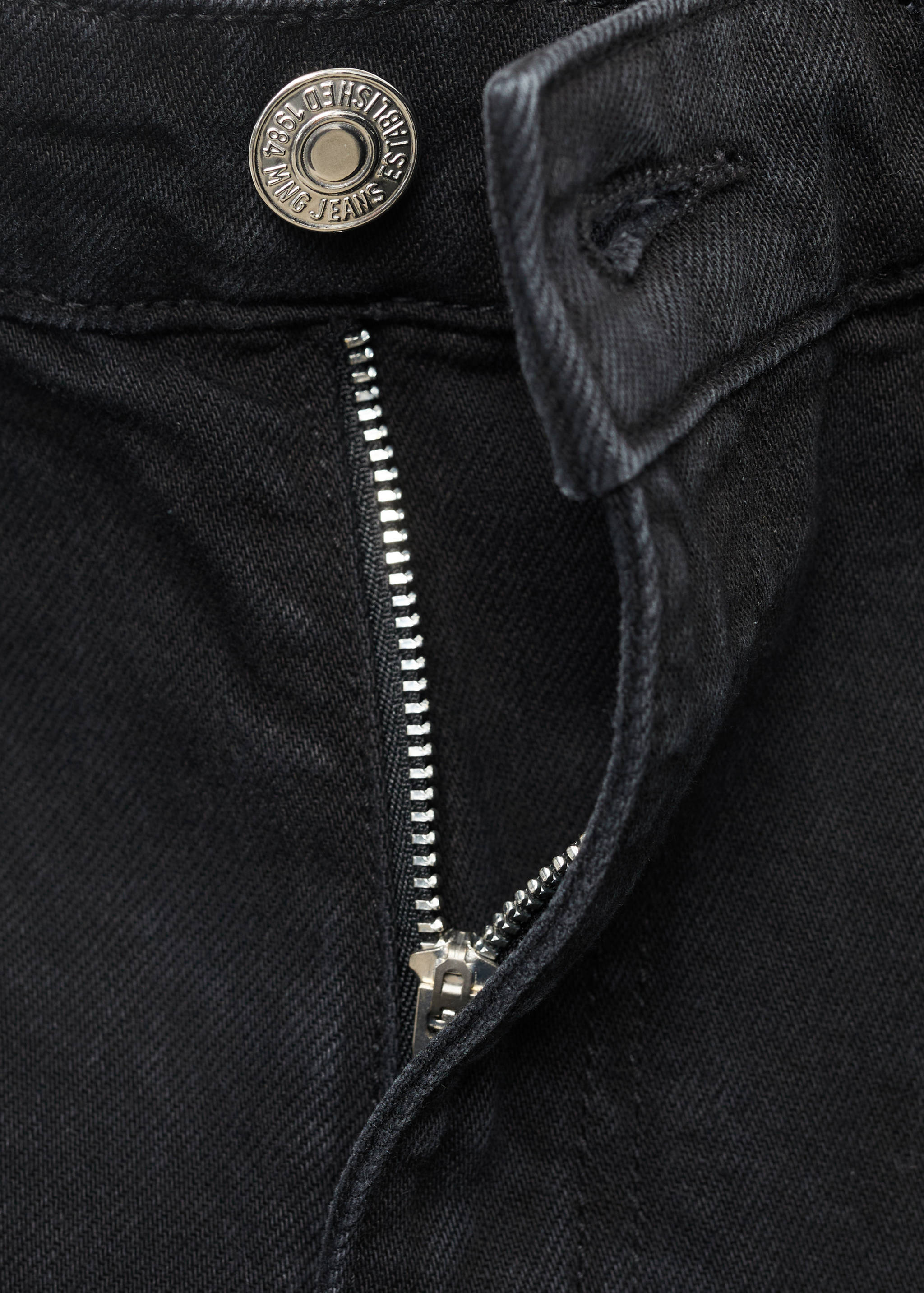 High-waisted straight-fit denim shorts - Details of the article 8