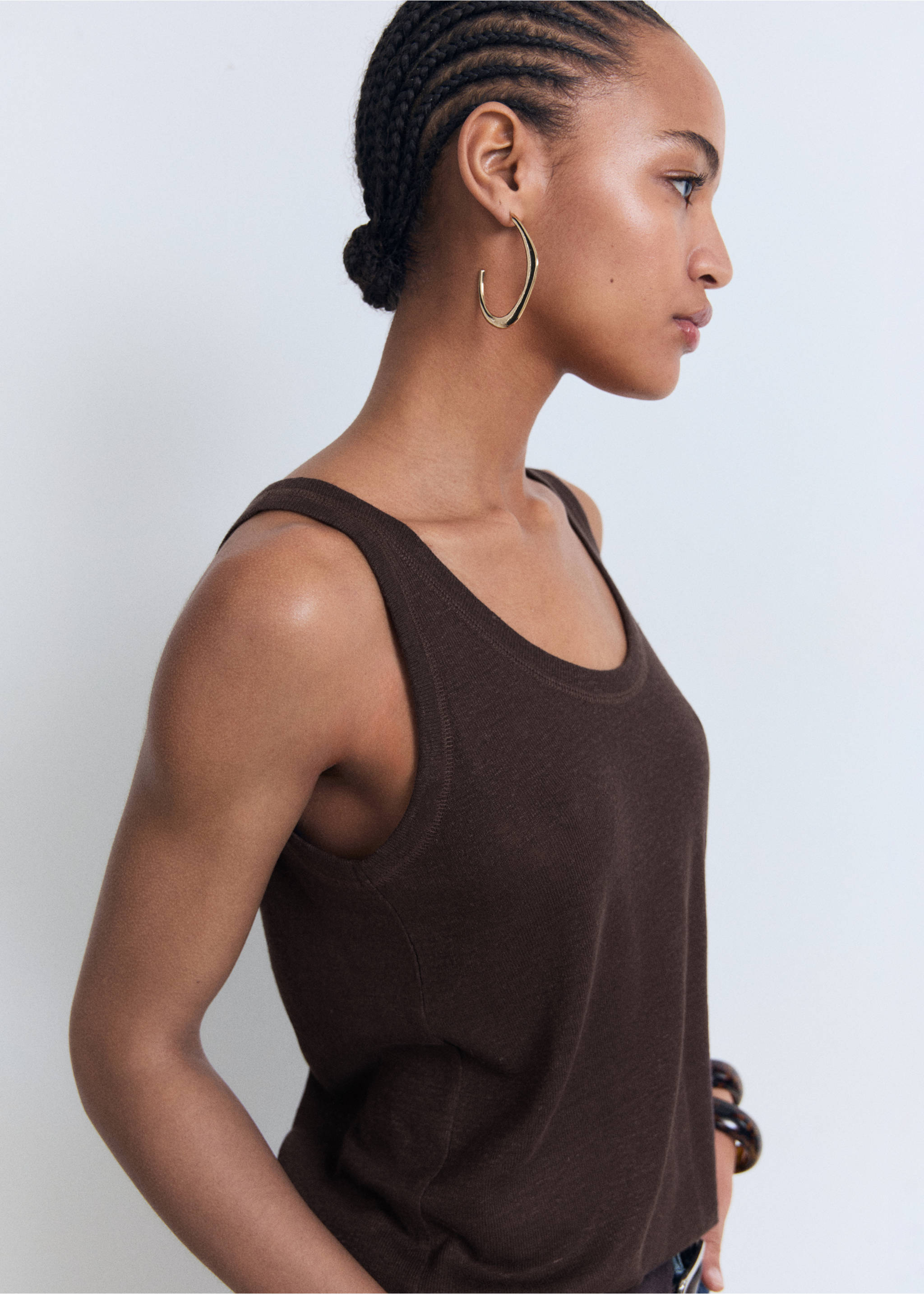 Linen top with sleeves - Details of the article 2, Brown. Ref: 17071204-00.