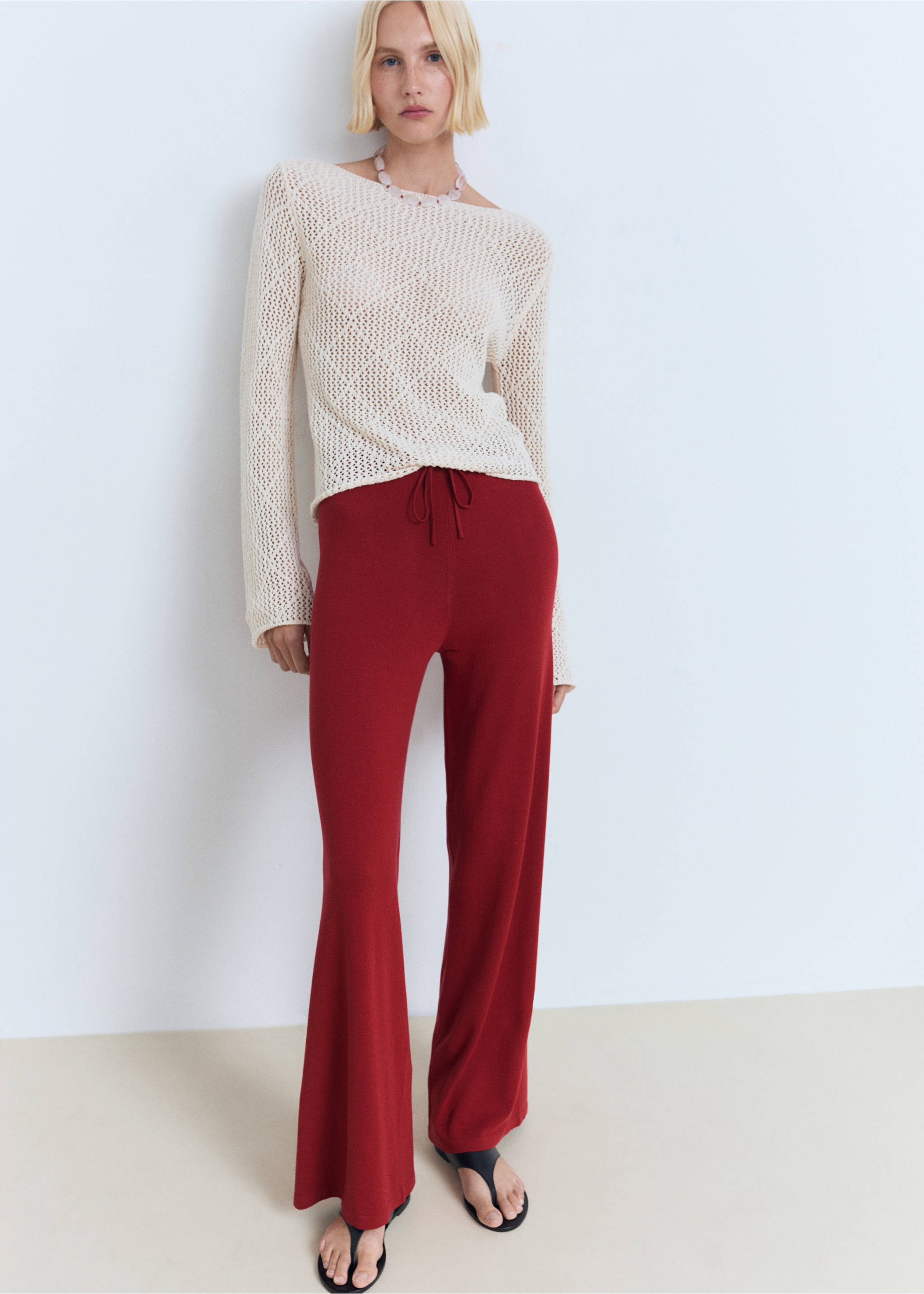 Straight knitted trousers - Details of the article 2, Red. Ref: 17071217-00.