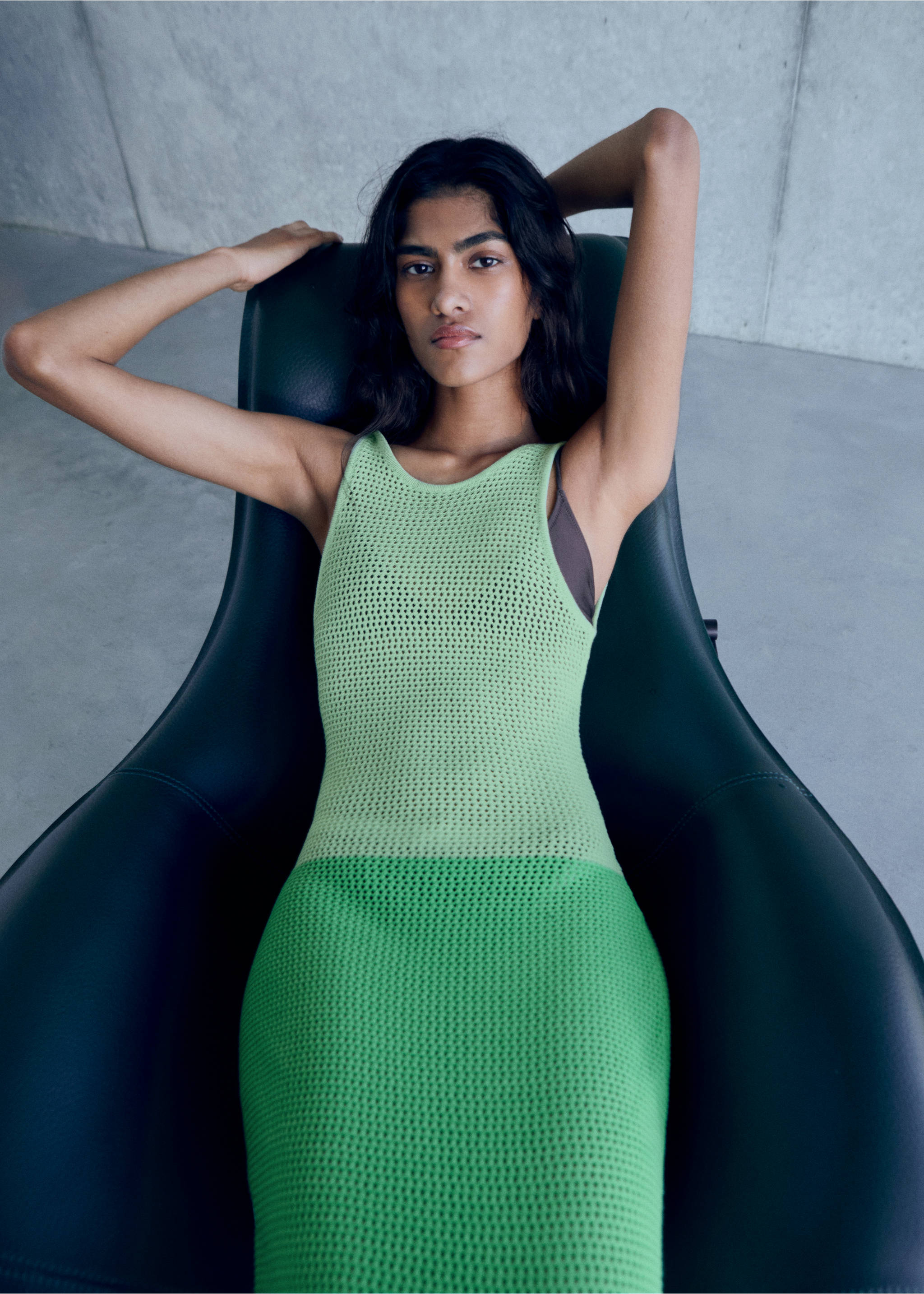 Long two-tone crochet dress - Details of the article 2, Green. Ref: 17071218-00.