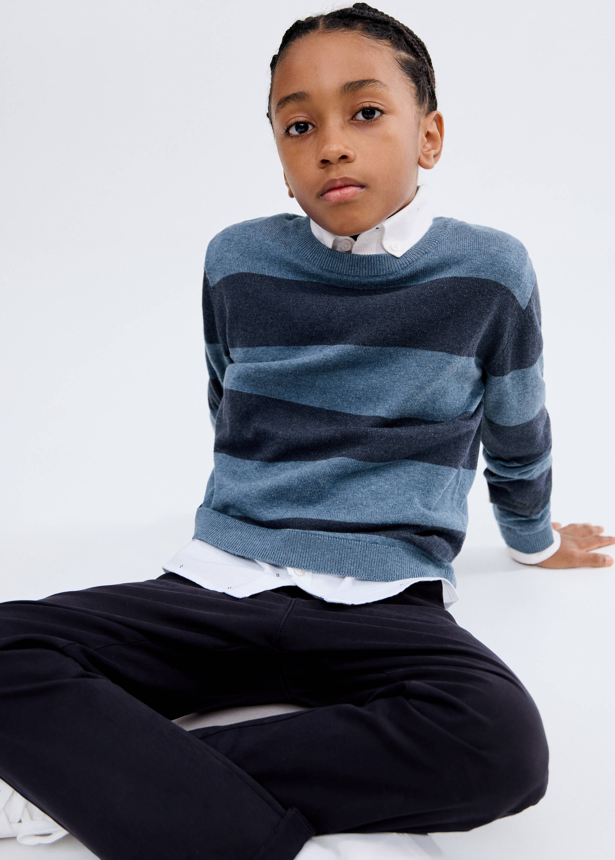 Pantalón chino liso - Plano medio