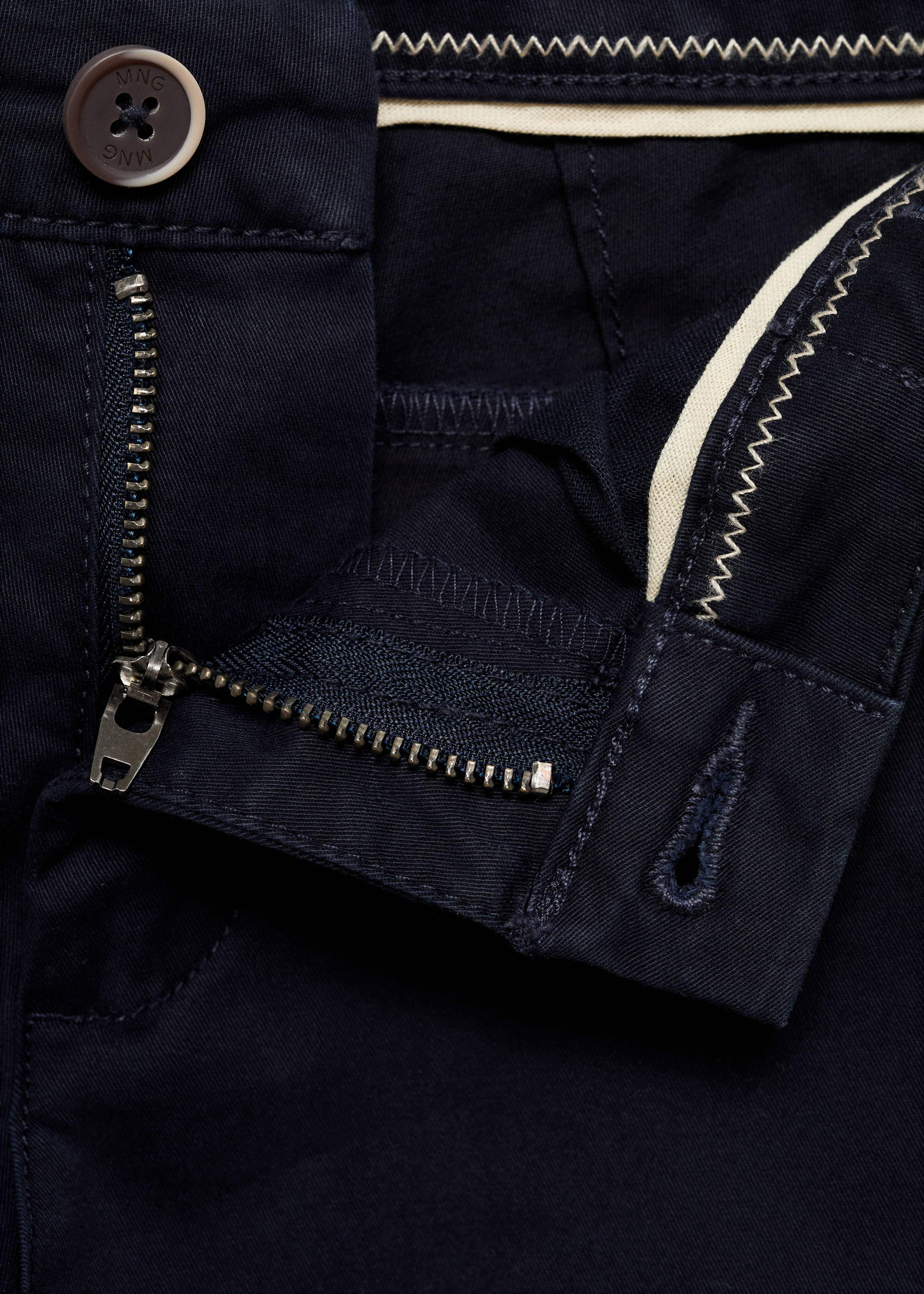 Pantalón chino liso - Detalle del artículo 8