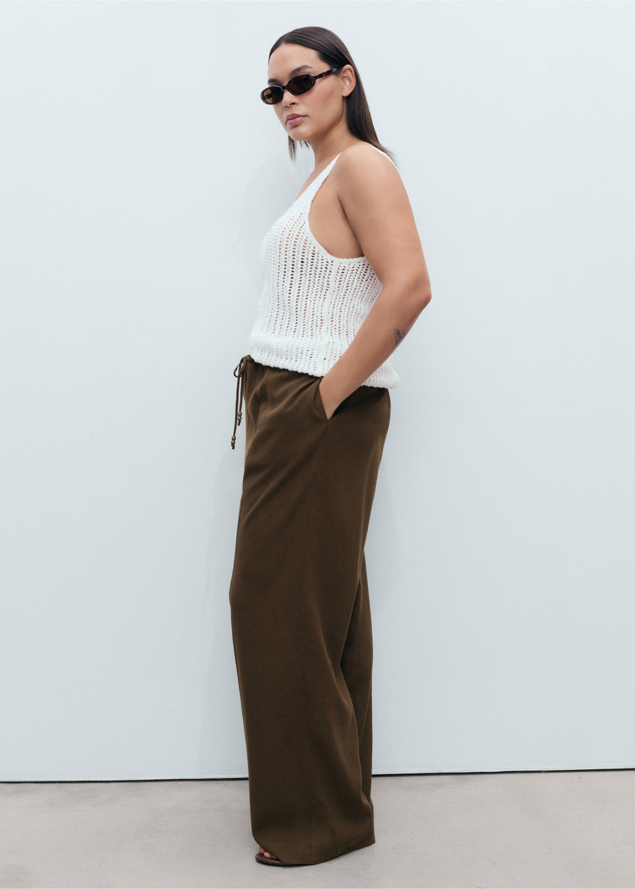 Linen-blend elastic waist trousers - Details of the article 3, Medium Brown. Ref: 17071224-00.