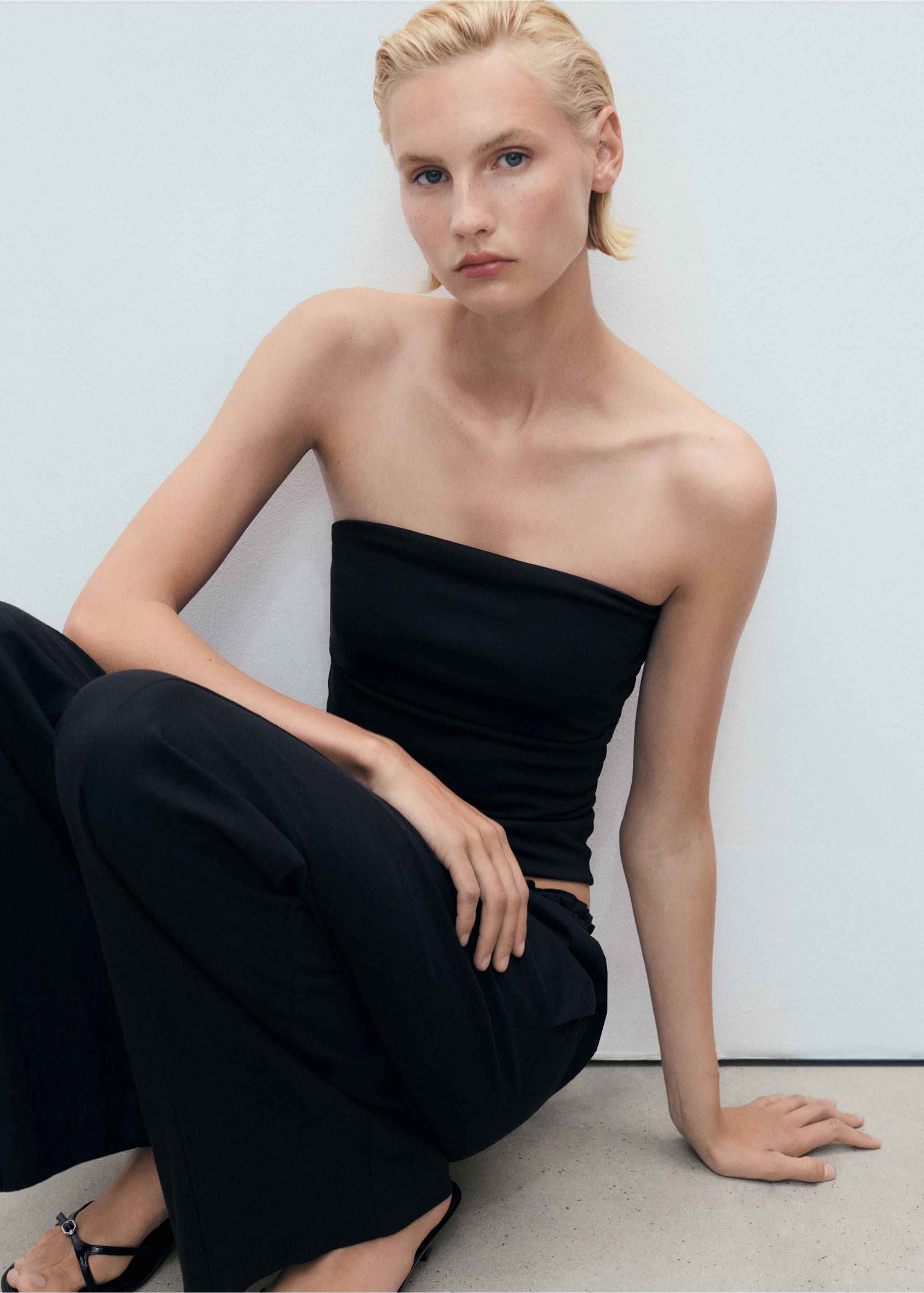 Linen-blend elastic waist trousers - Details of the article 2, Black. Ref: 17071224-00.
