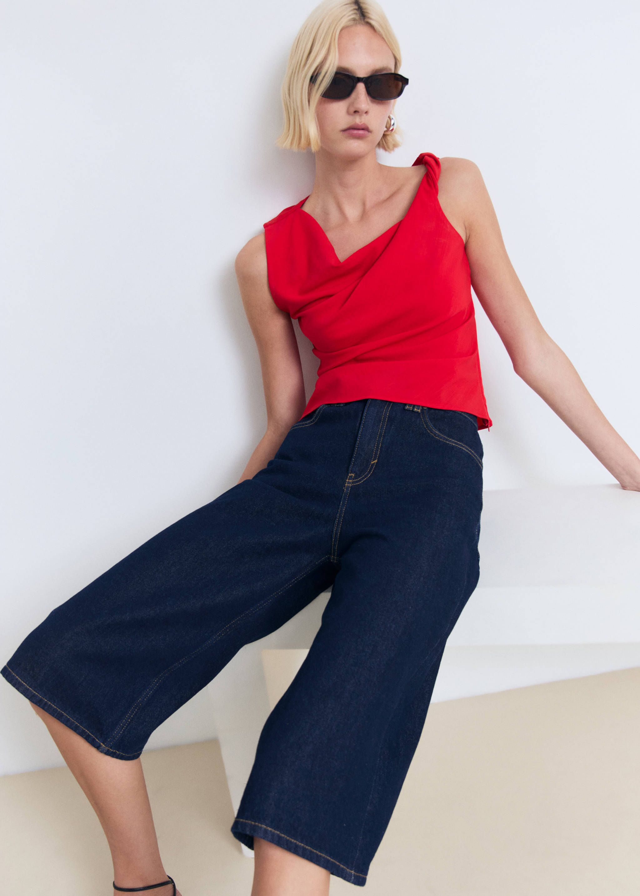 Asymmetrical draped top with straps - Details of the article 2