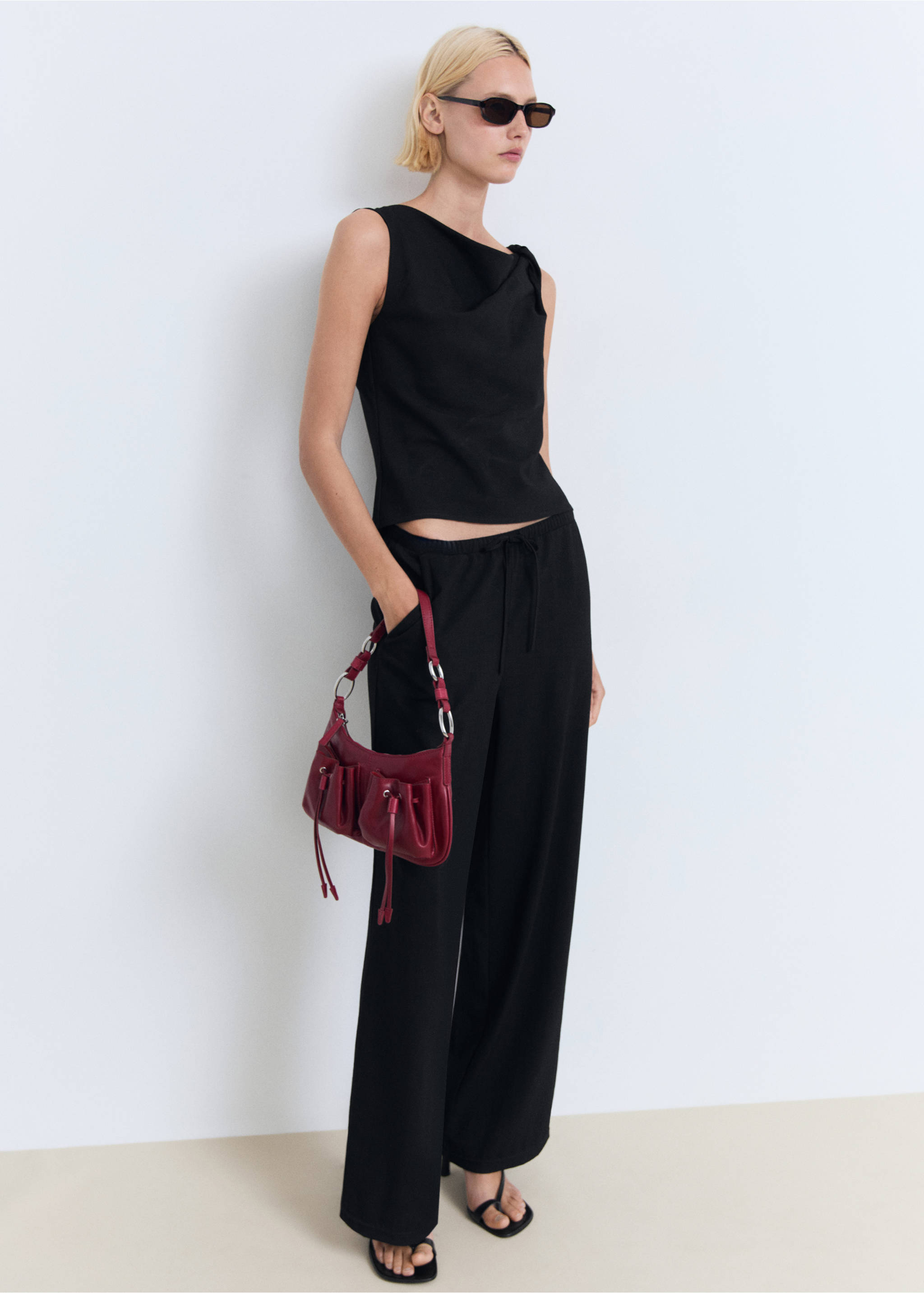 Asymmetrical draped top with straps - General plane, Black. Ref: 17071232-00.