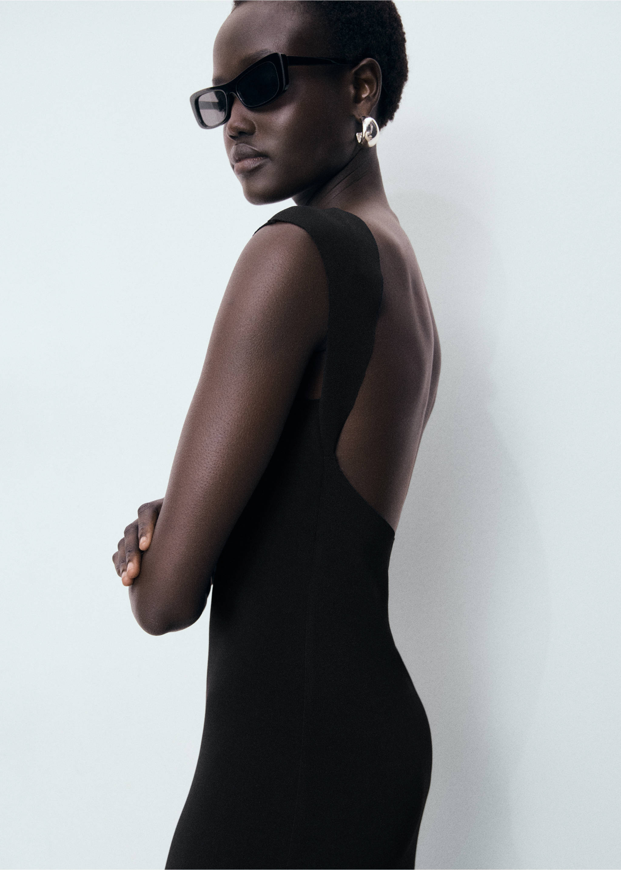 Open back dress - Details of the article 4, Black. Ref: 17071235-00.