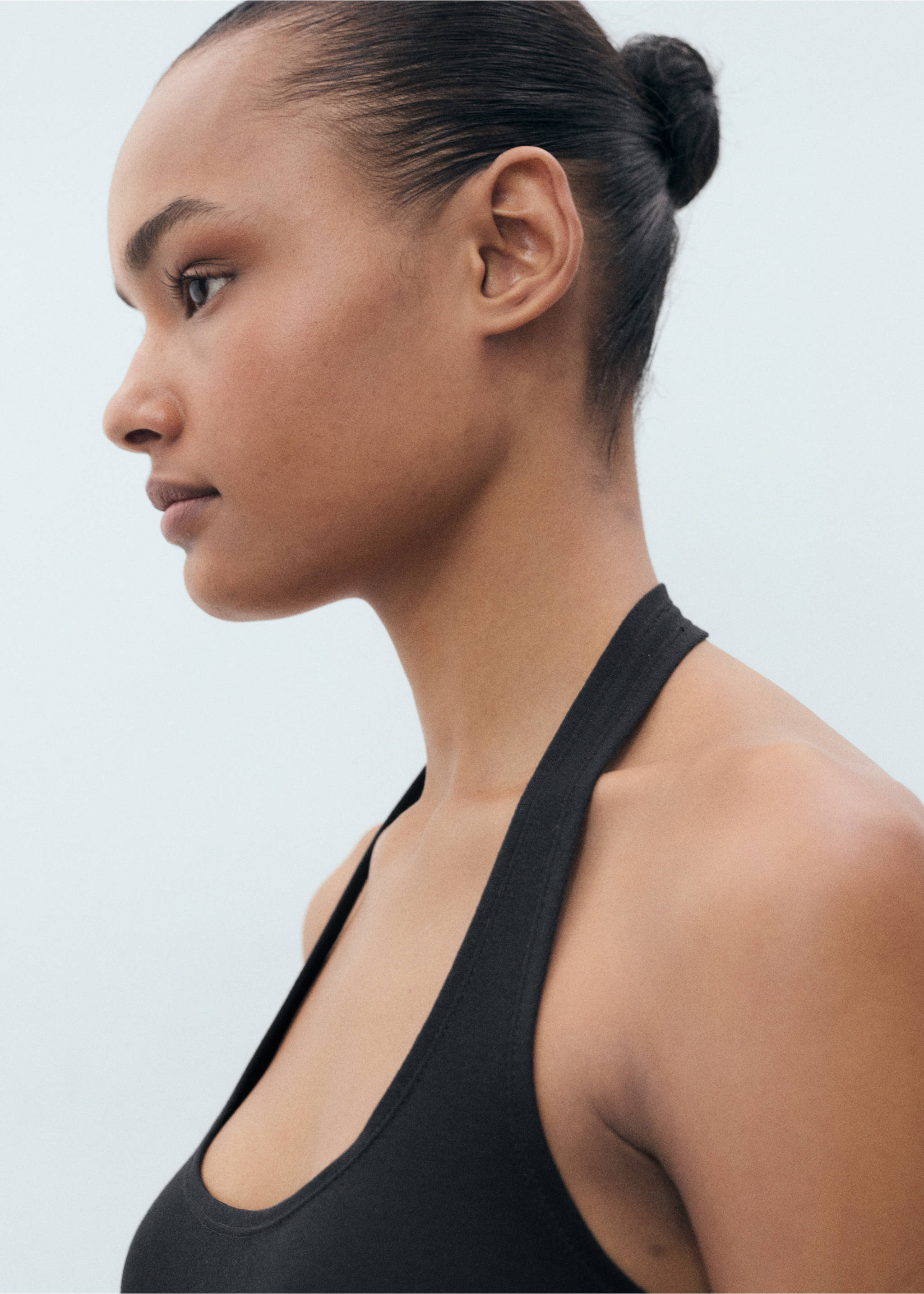 Halter-neck ruffle dress - Details of the article 1, Black. Ref: 17071236-00.