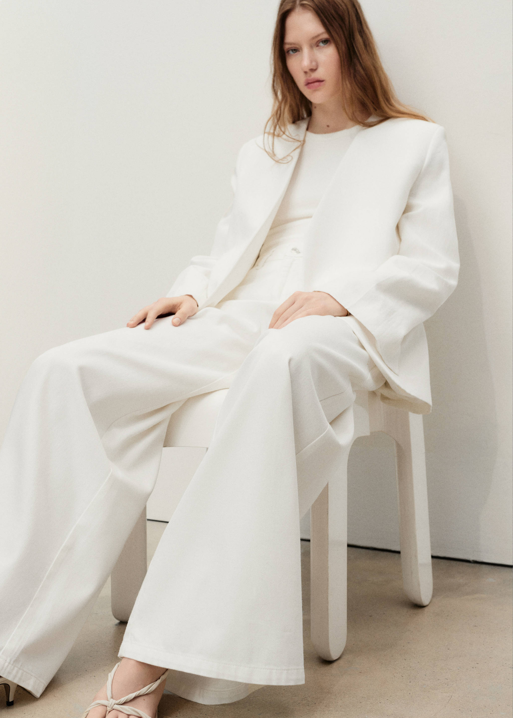 High-waisted wideleg jeans - Details of the article 2