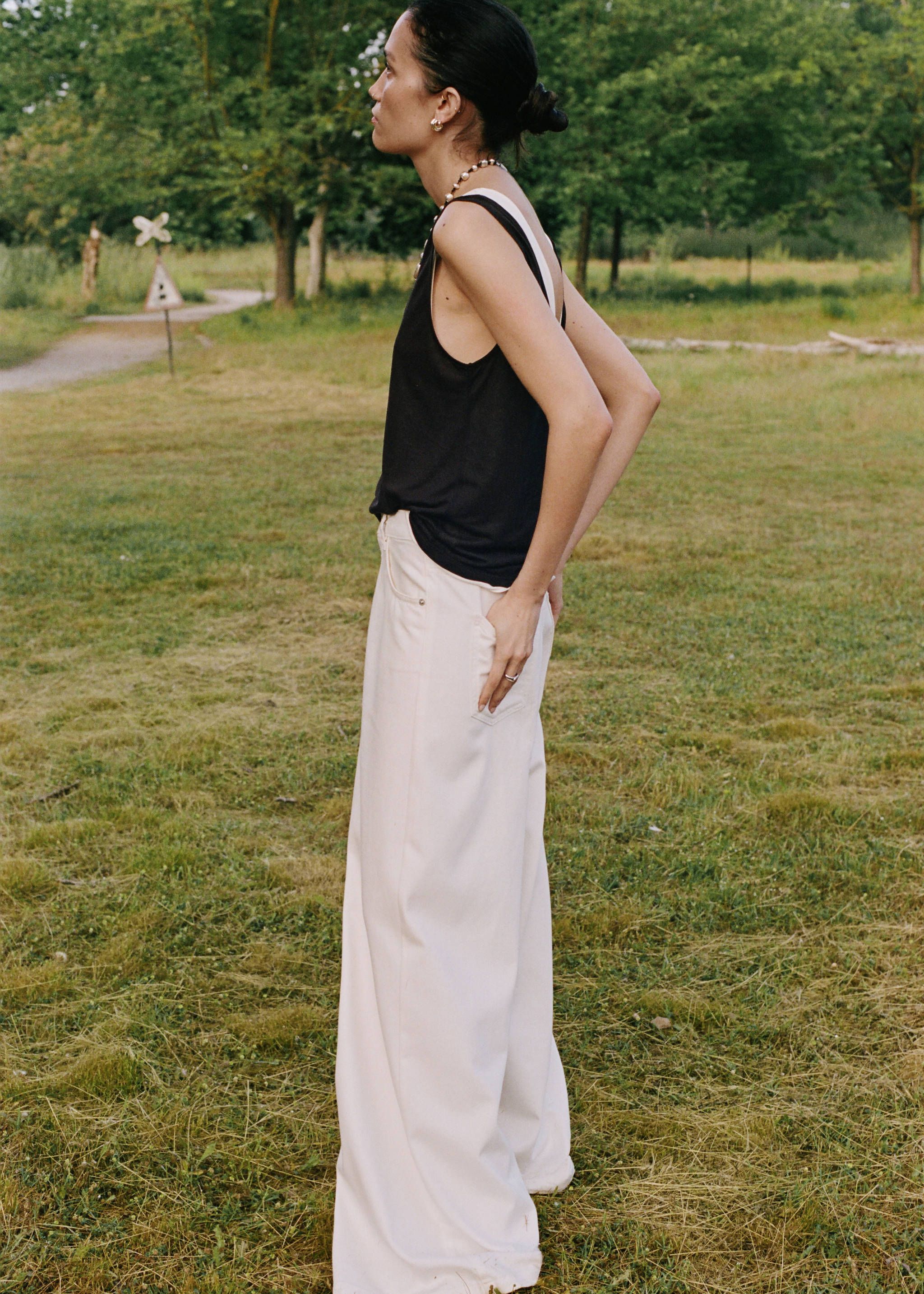 High-waisted wideleg jeans - Details of the article 7, White. Ref: 17071270-00.