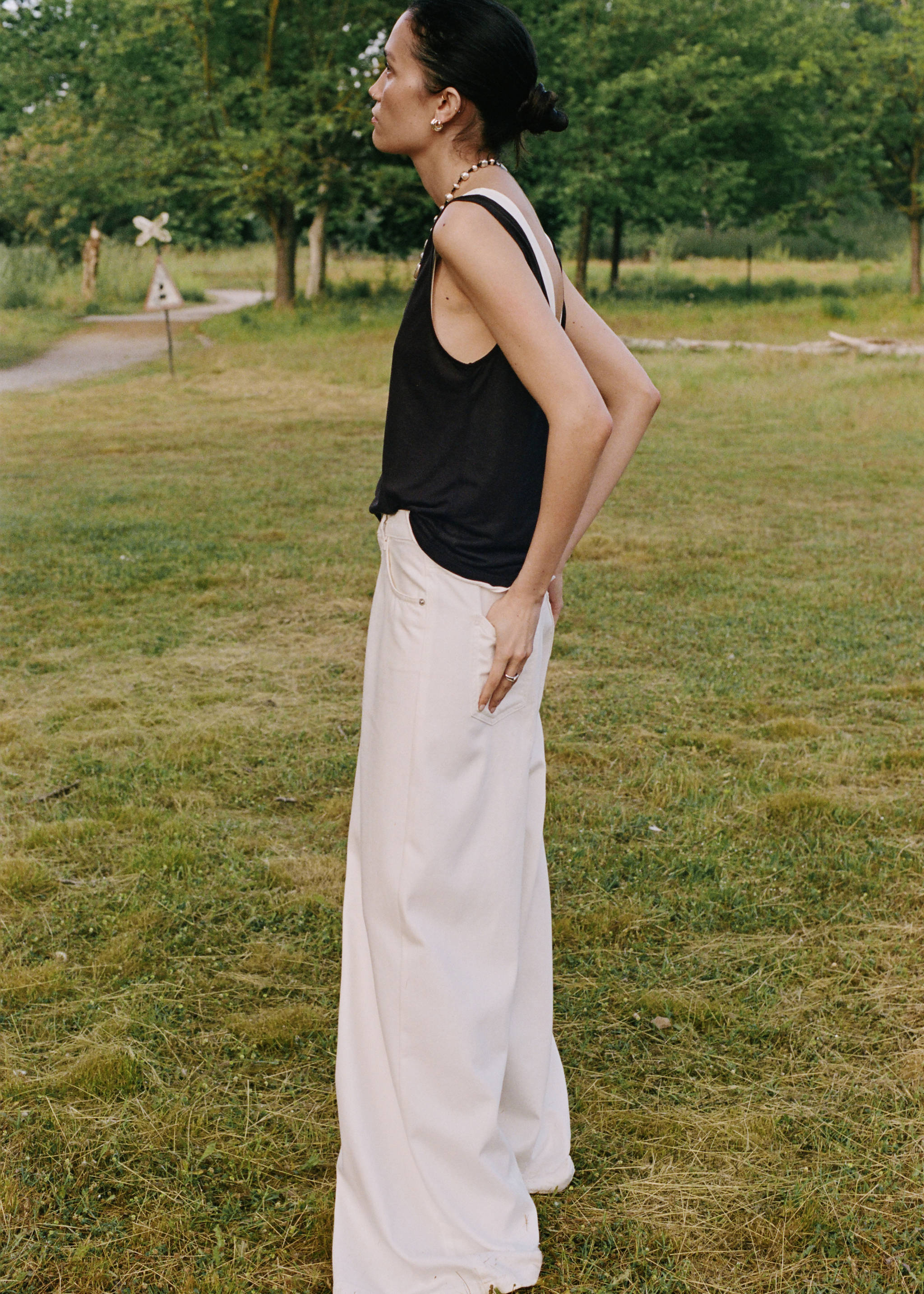 High-waisted wideleg jeans - Details of the article 7