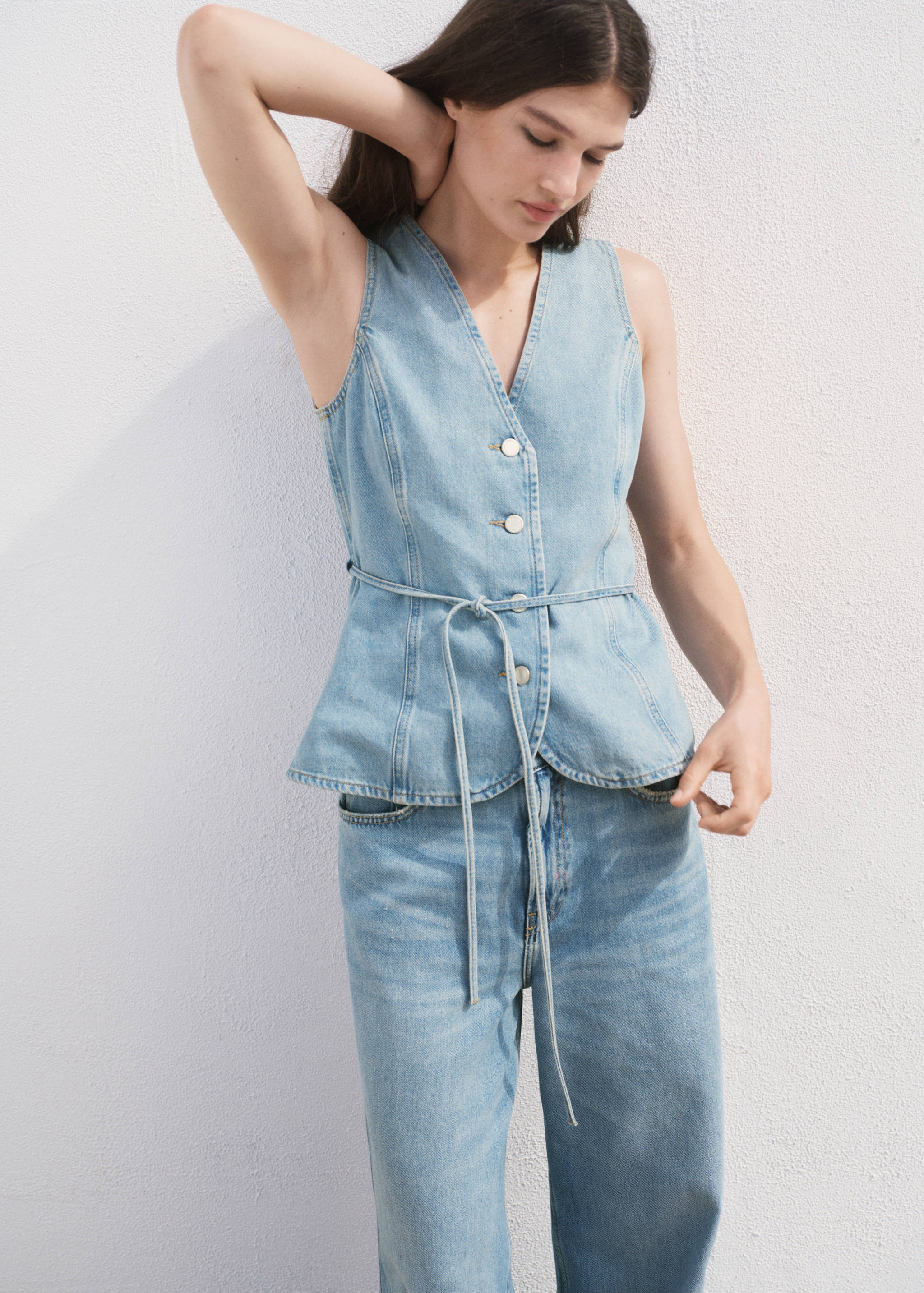 Buttoned denim gilet - Medium plane, Medium Blue. Ref: 17071272-00.