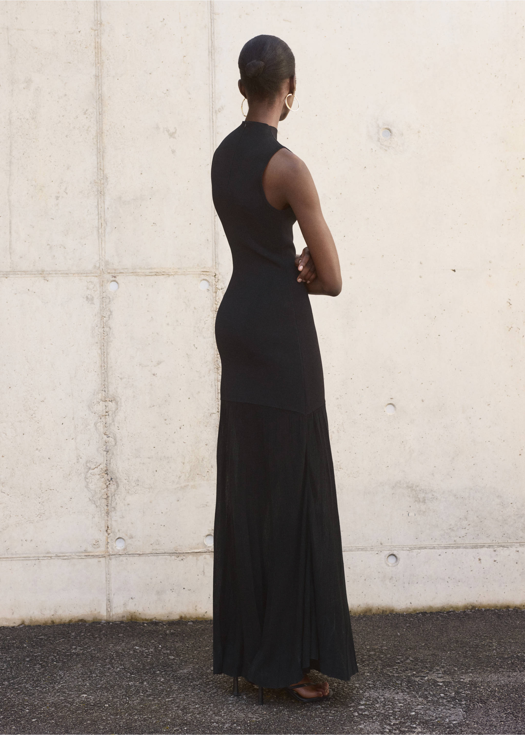 Combined dress with perkins collar - Reverse of the article, Black. Ref: 17071281-00.