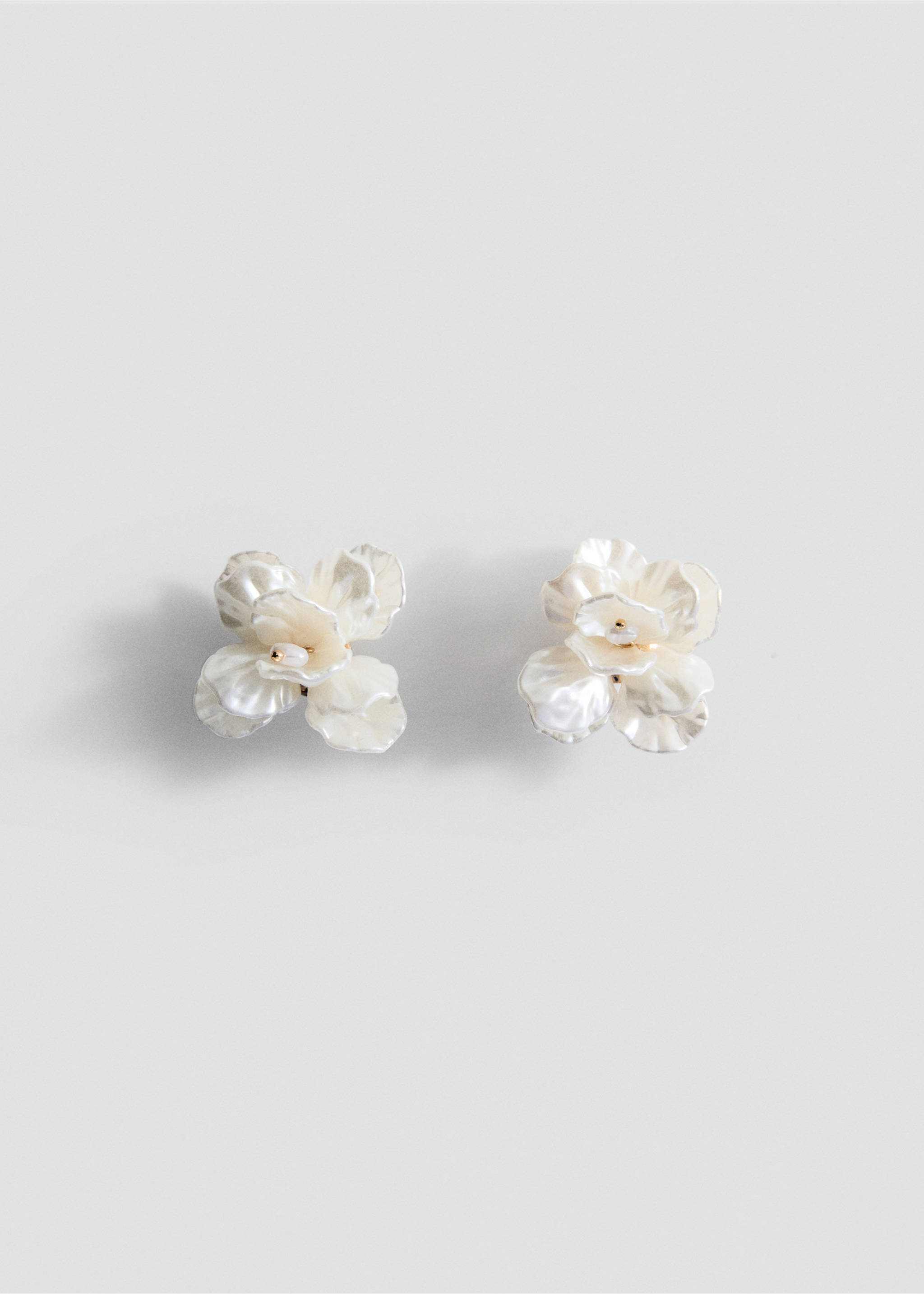 Floral earrings - Article without model, White. Ref: 17071289-00.