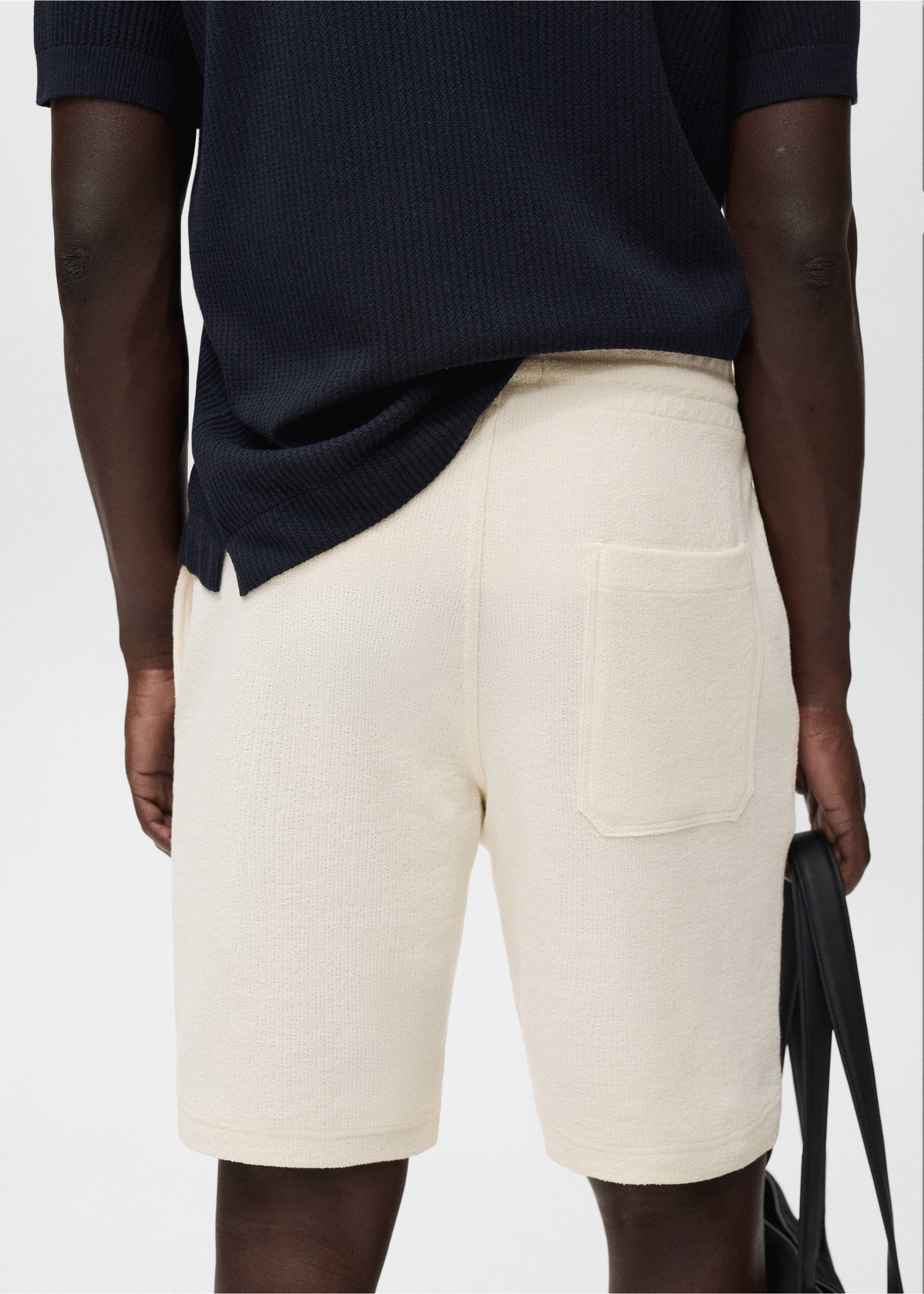 Textured cotton bermuda shorts with drawstring - Details of the article 6, Ecru. Ref: 17071290-00.