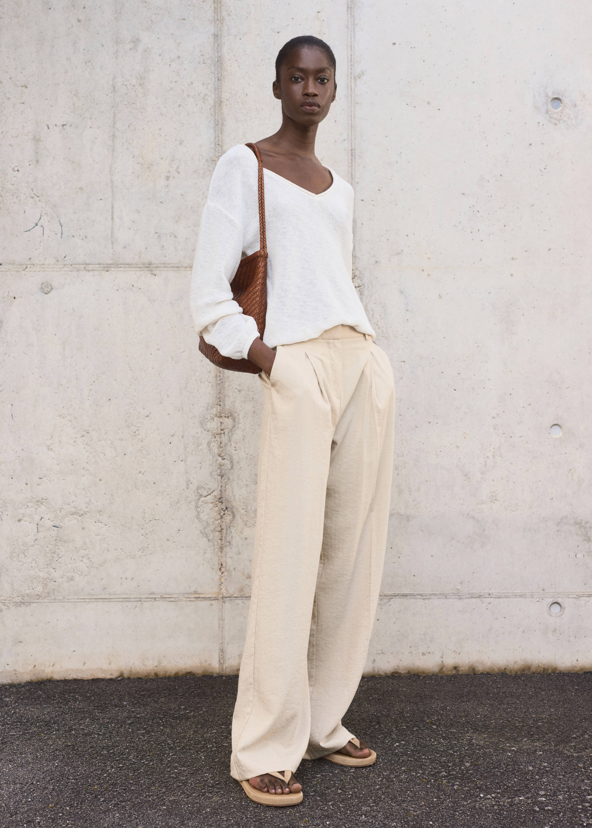 Pantalón wide leg pinzas - Plano general