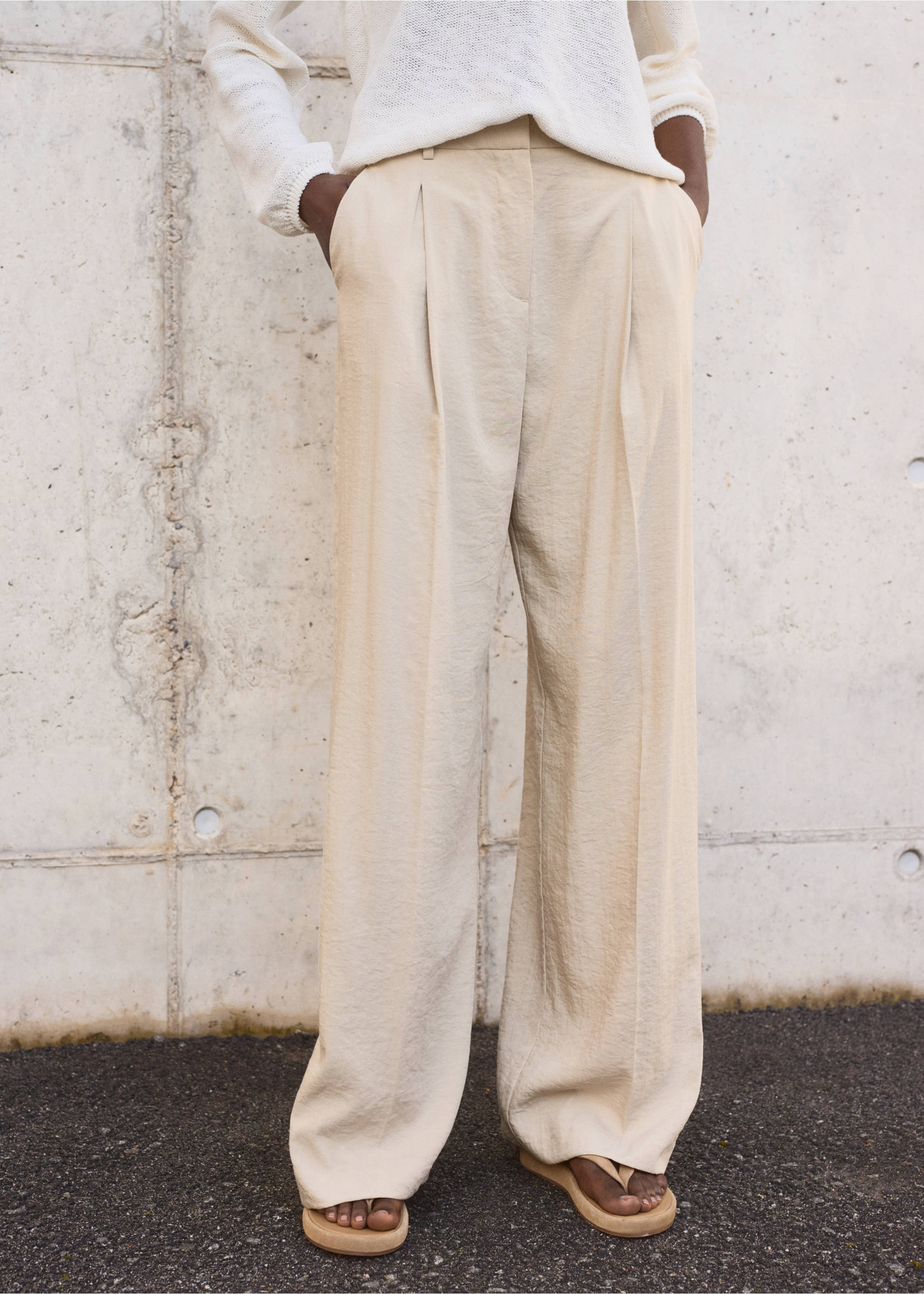 Pantalón wide leg pinzas - Plano medio, Gris claro/pastel. Ref: 17071515-00.