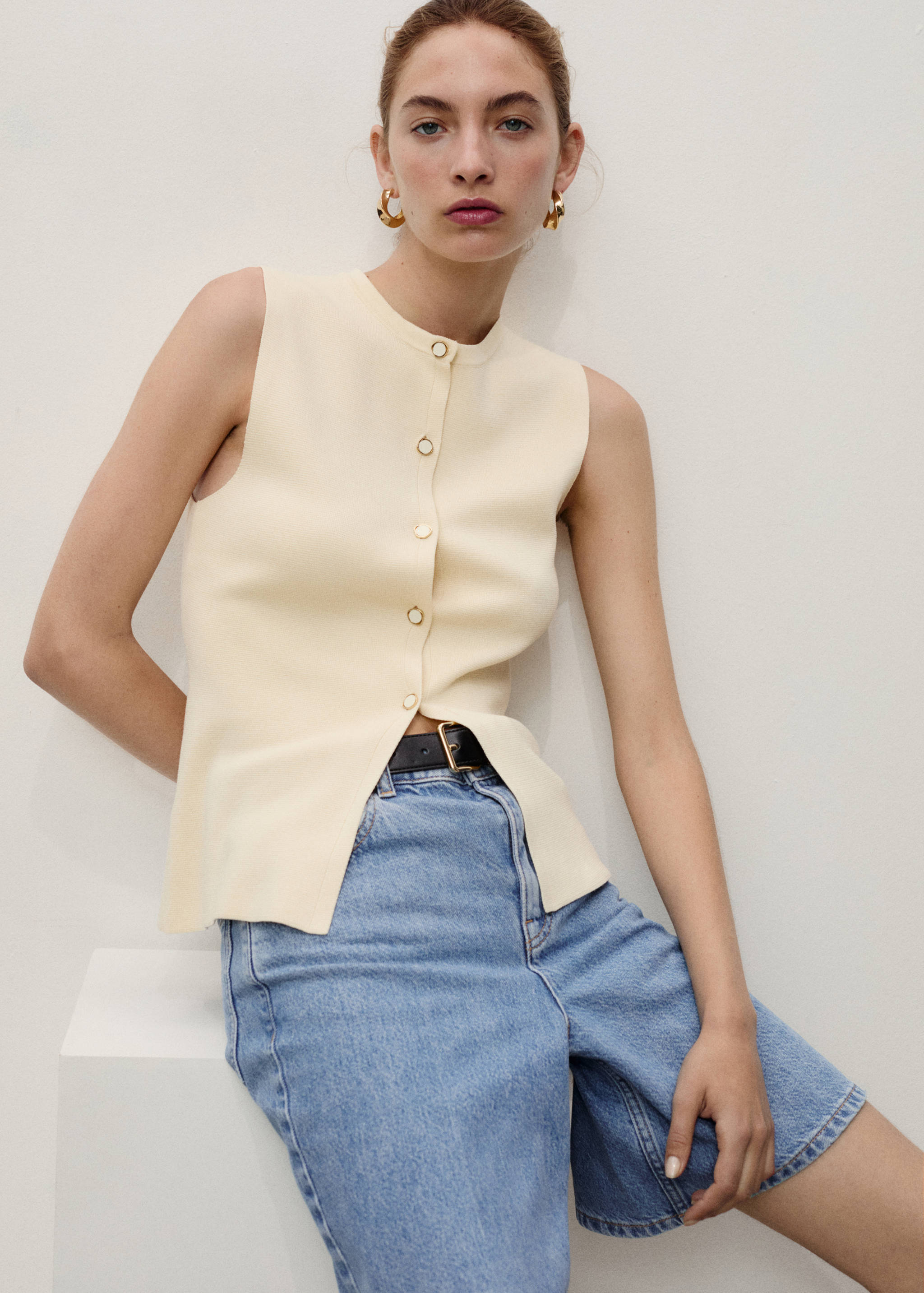 High-waist straight-fit denim shorts - Details of the article 2
