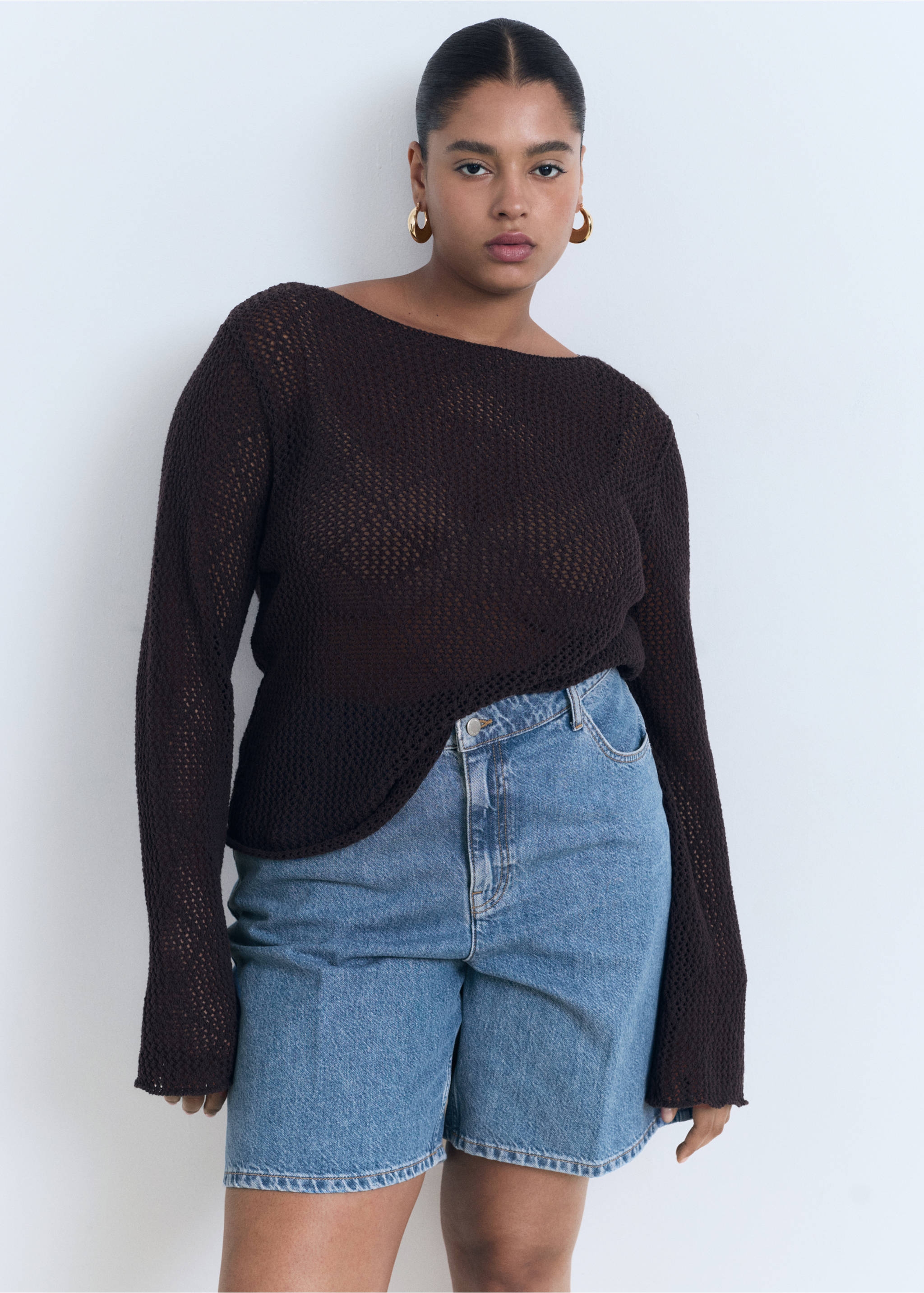 High-waist straight-fit denim shorts - Details of the article 5, Medium Blue. Ref: 17071518-00.