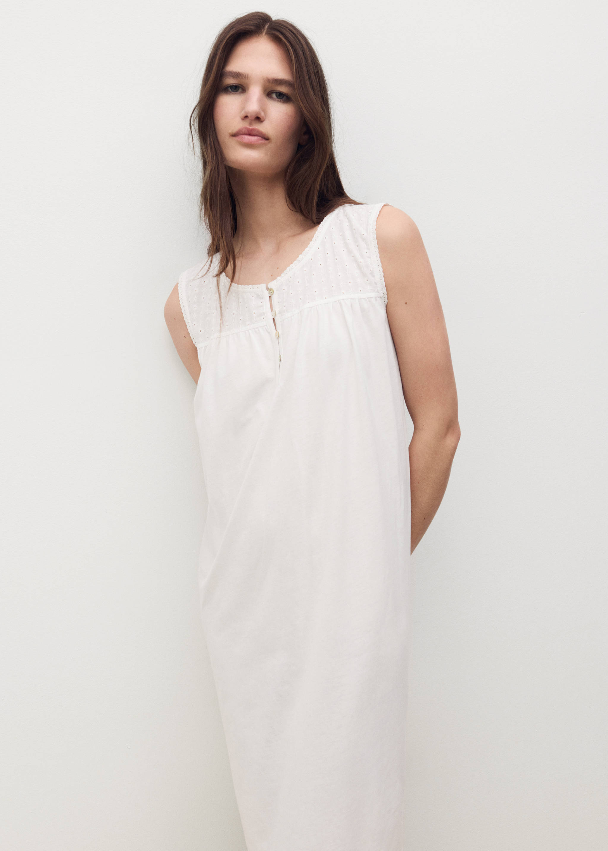 Nuisette coton détails brodé - Plan moyen